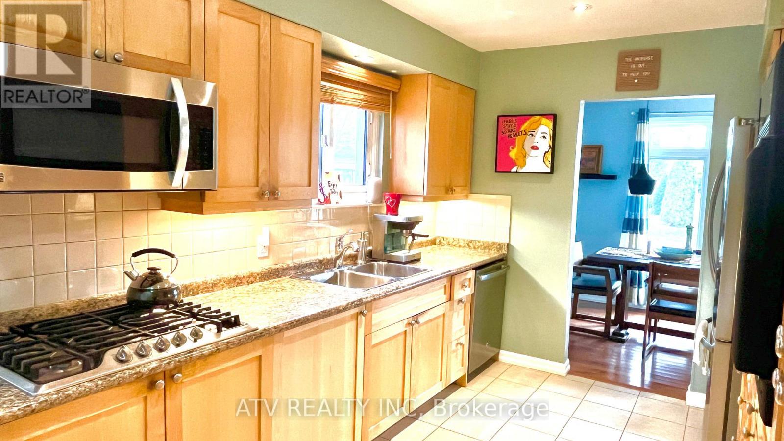 696 BALATON AVE