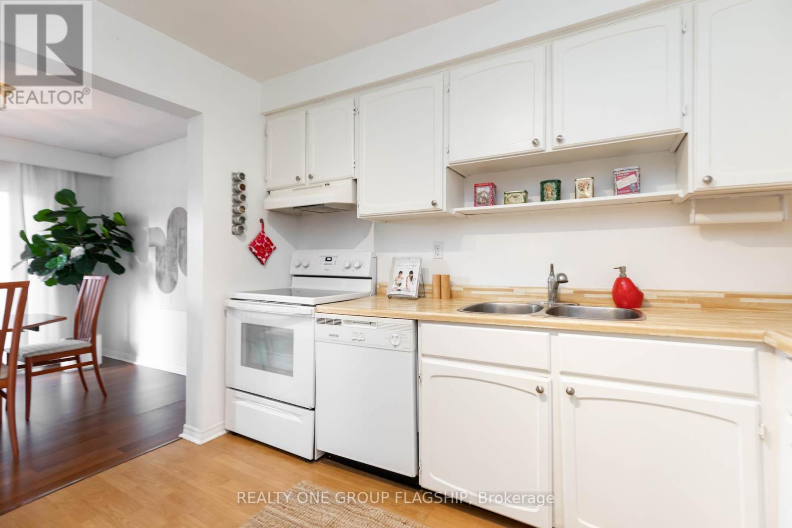 #22 -15 MICHAEL BLVD, #22