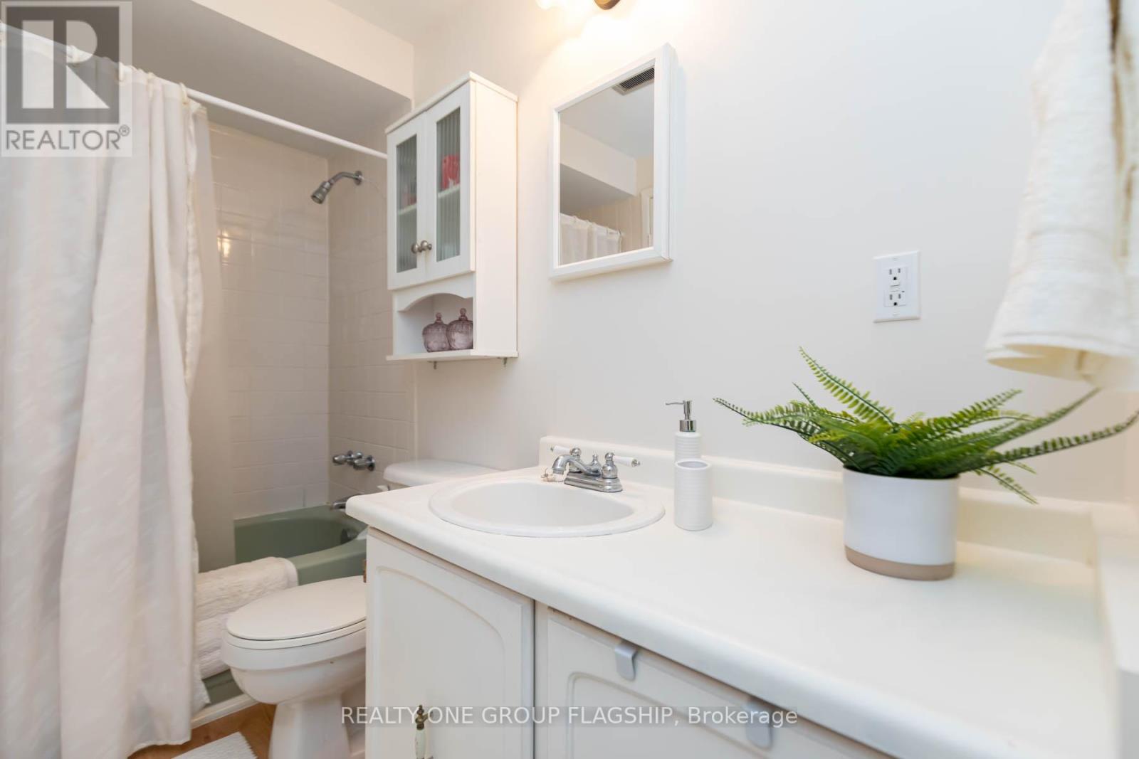 #22 -15 MICHAEL BLVD, #22