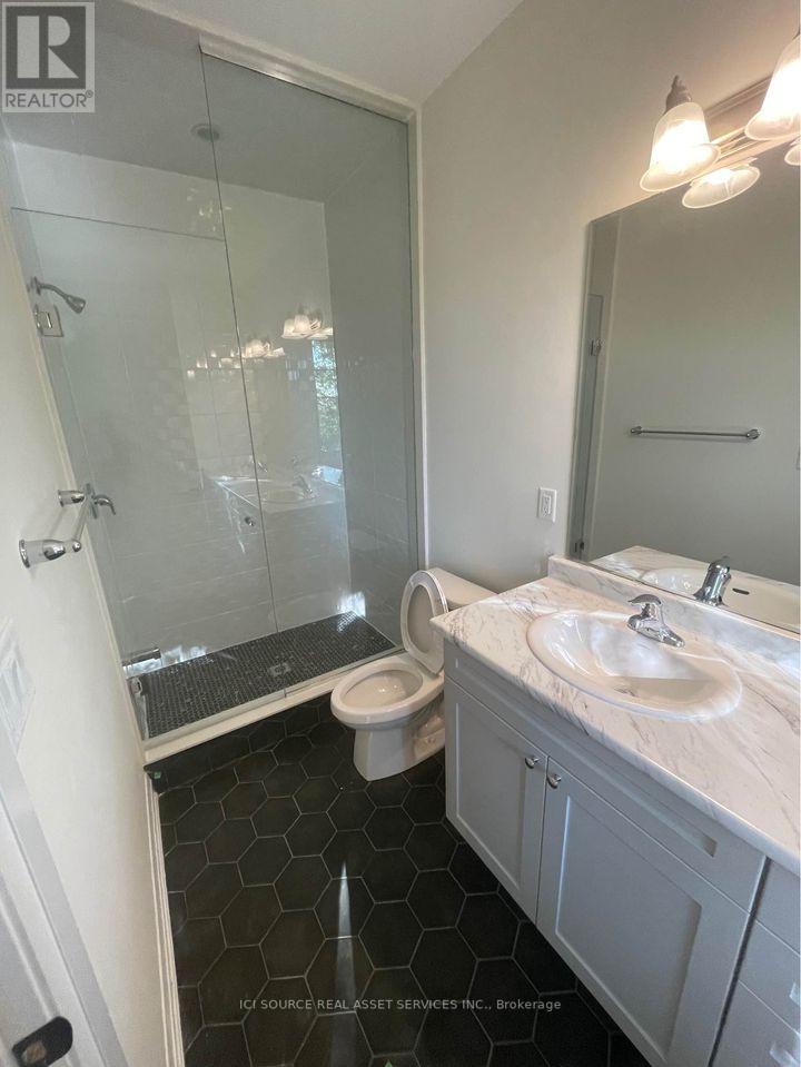 #UPPER -3242 CHIMNEY SWIFT CRES, #Upper
