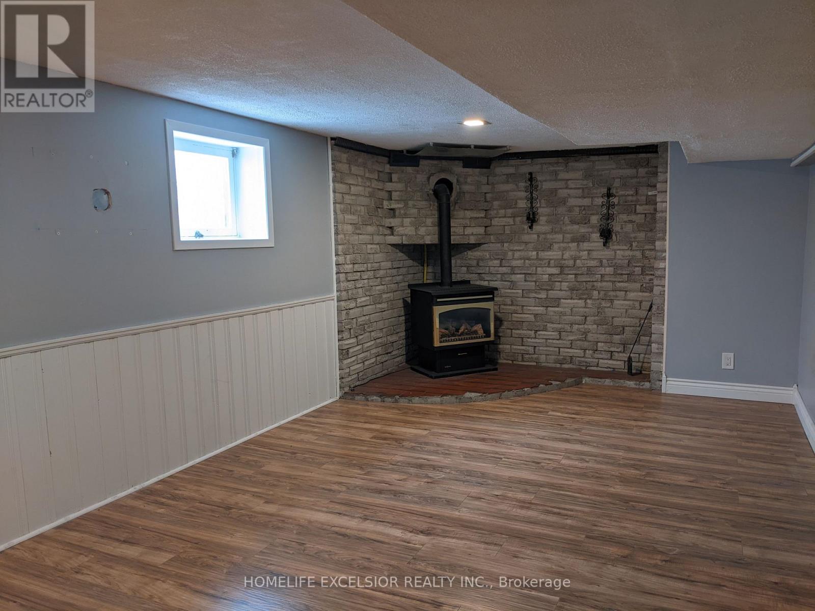 1478 SIMCOE ST N