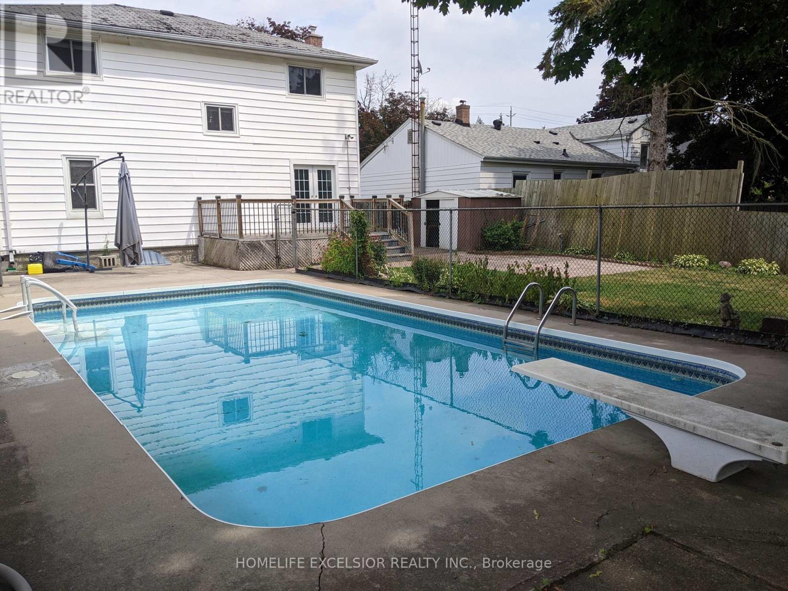 1478 SIMCOE ST N
