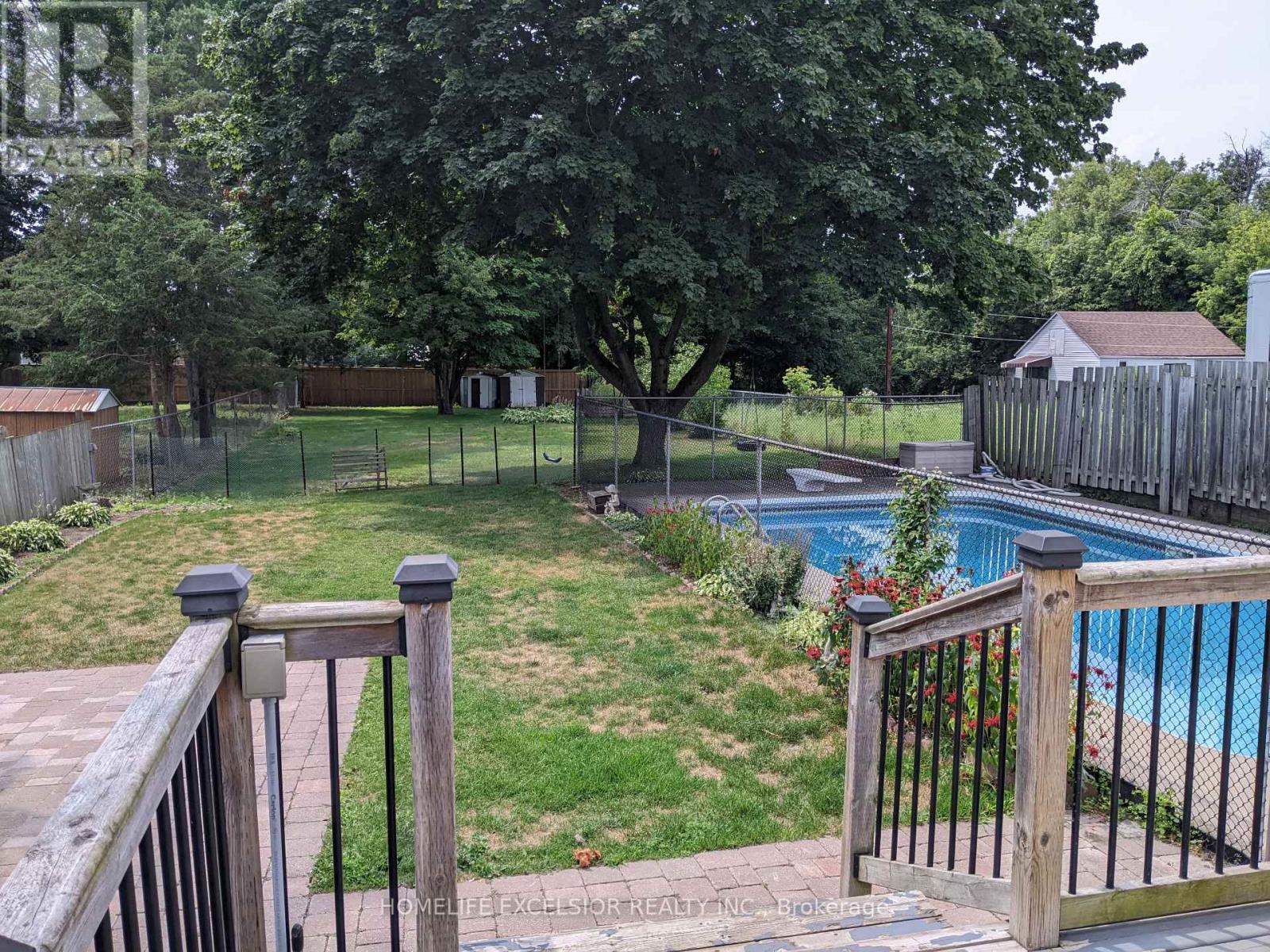 1478 SIMCOE ST N