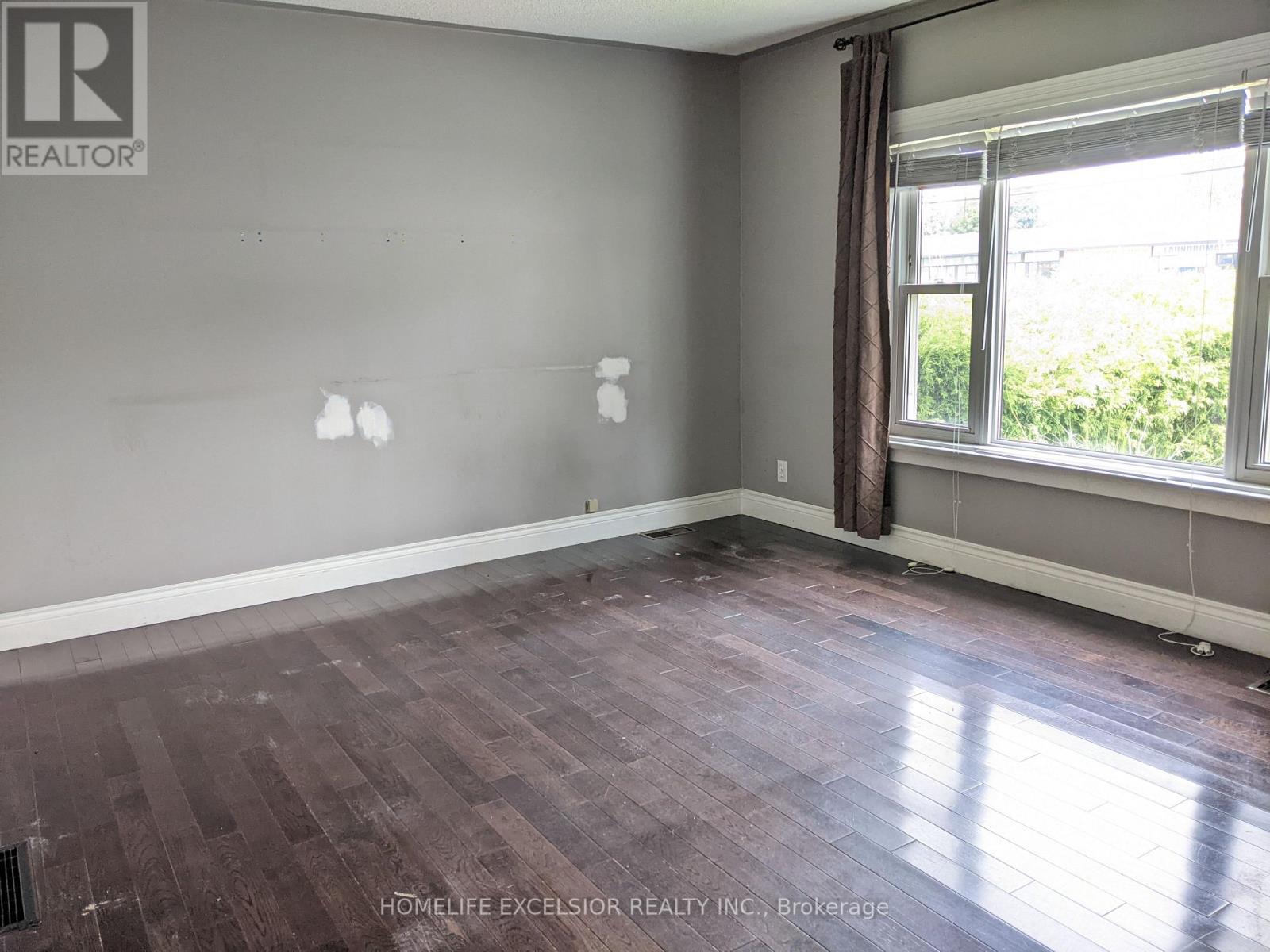 1478 SIMCOE ST N