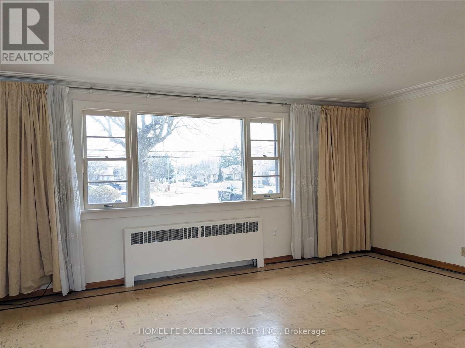 1482 SIMCOE ST N