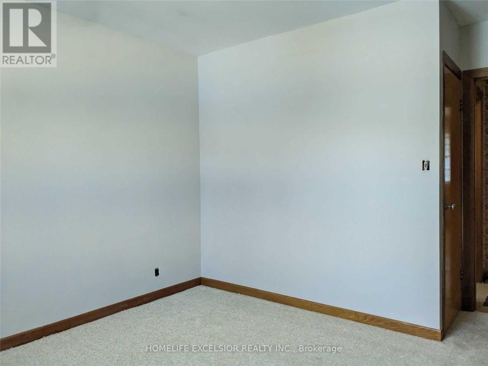 1482 SIMCOE ST N