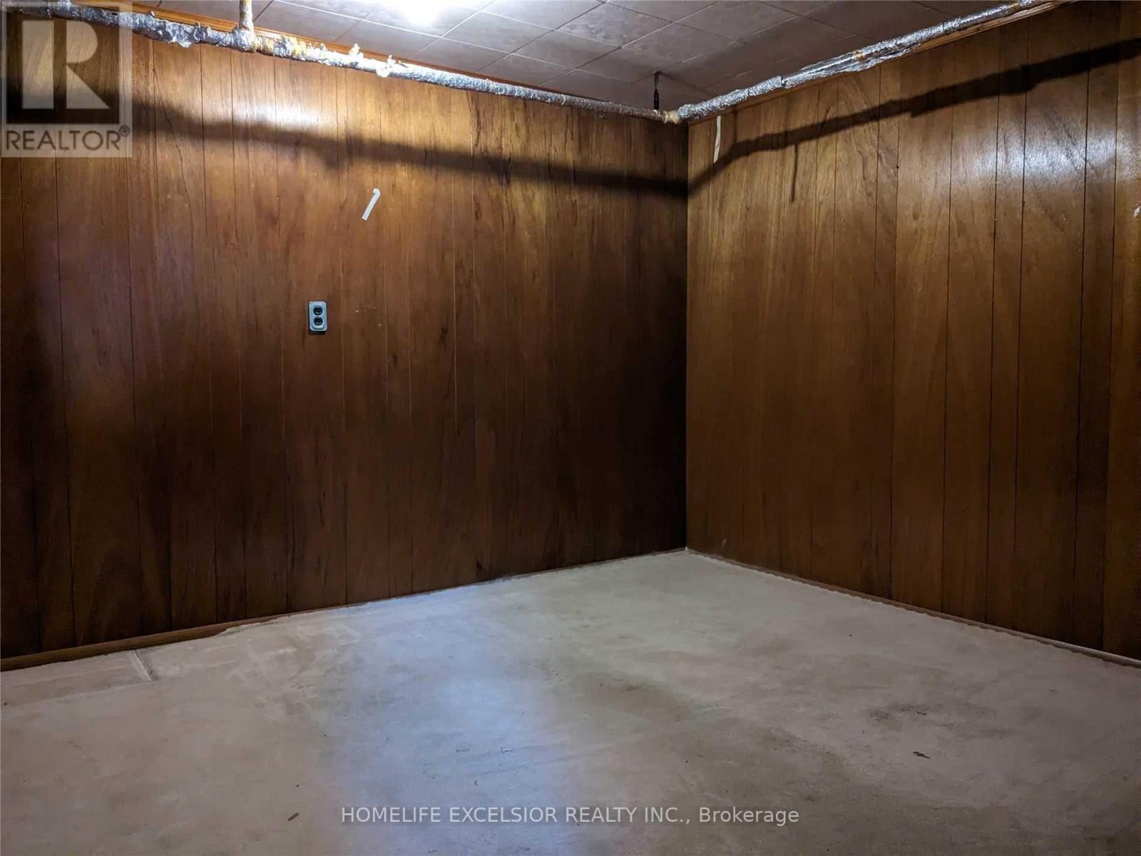 1482 SIMCOE ST N