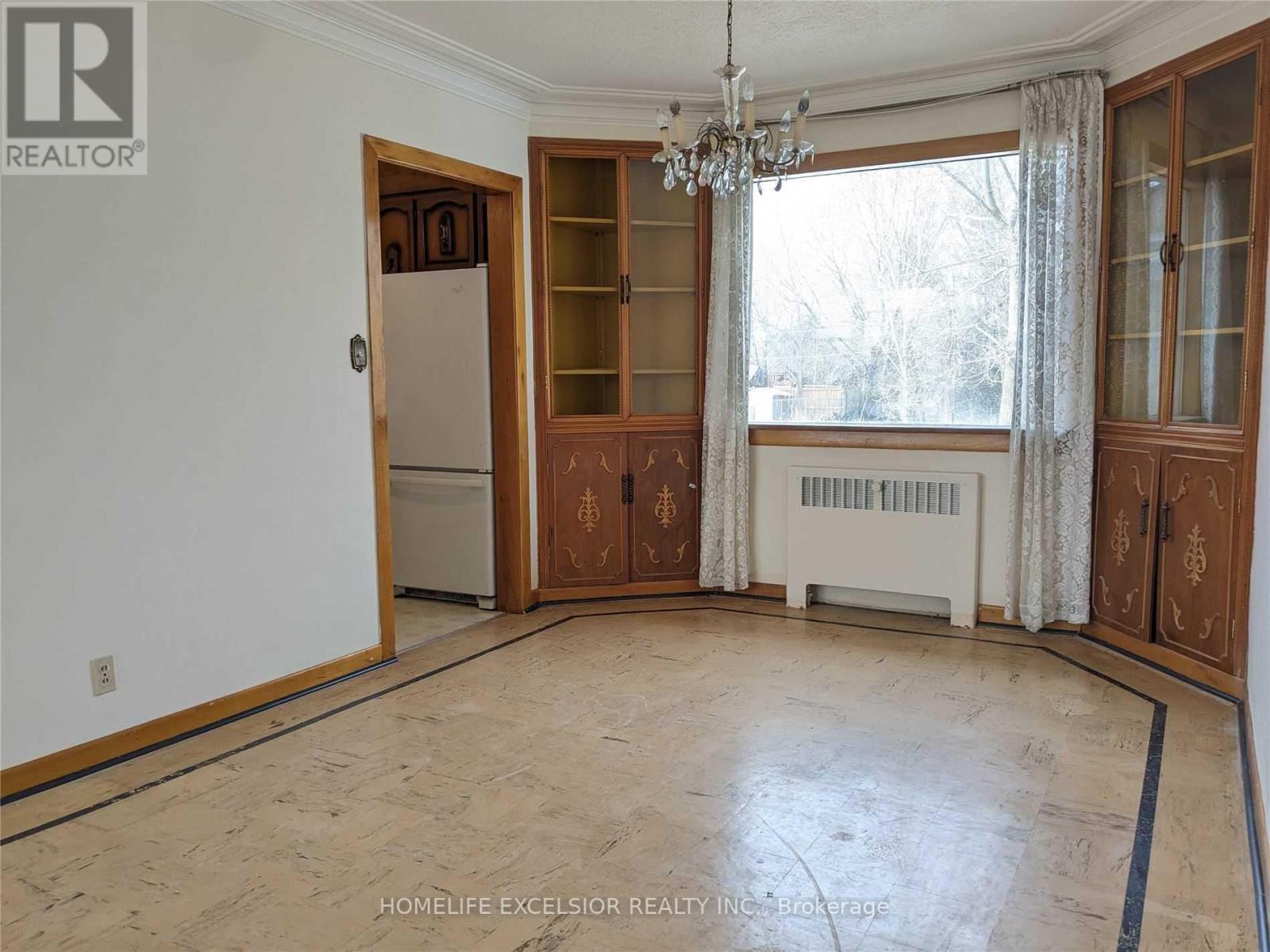 1482 SIMCOE ST N
