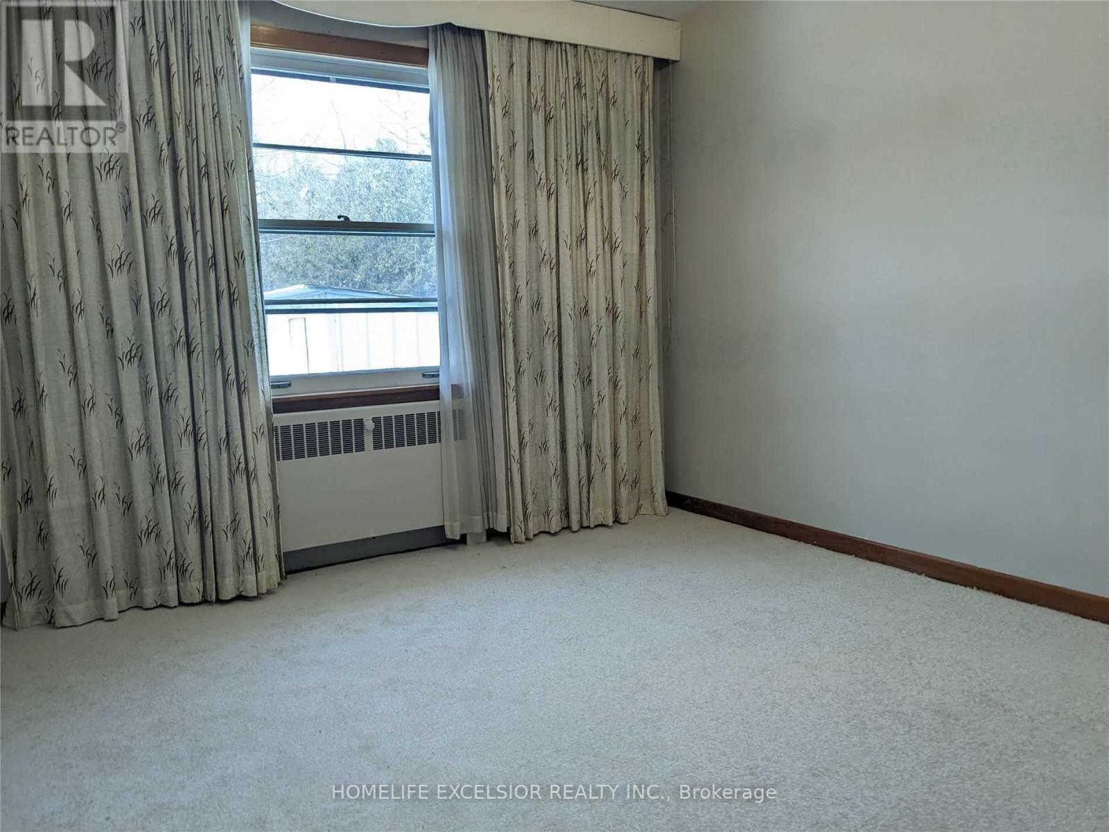 1482 SIMCOE ST N