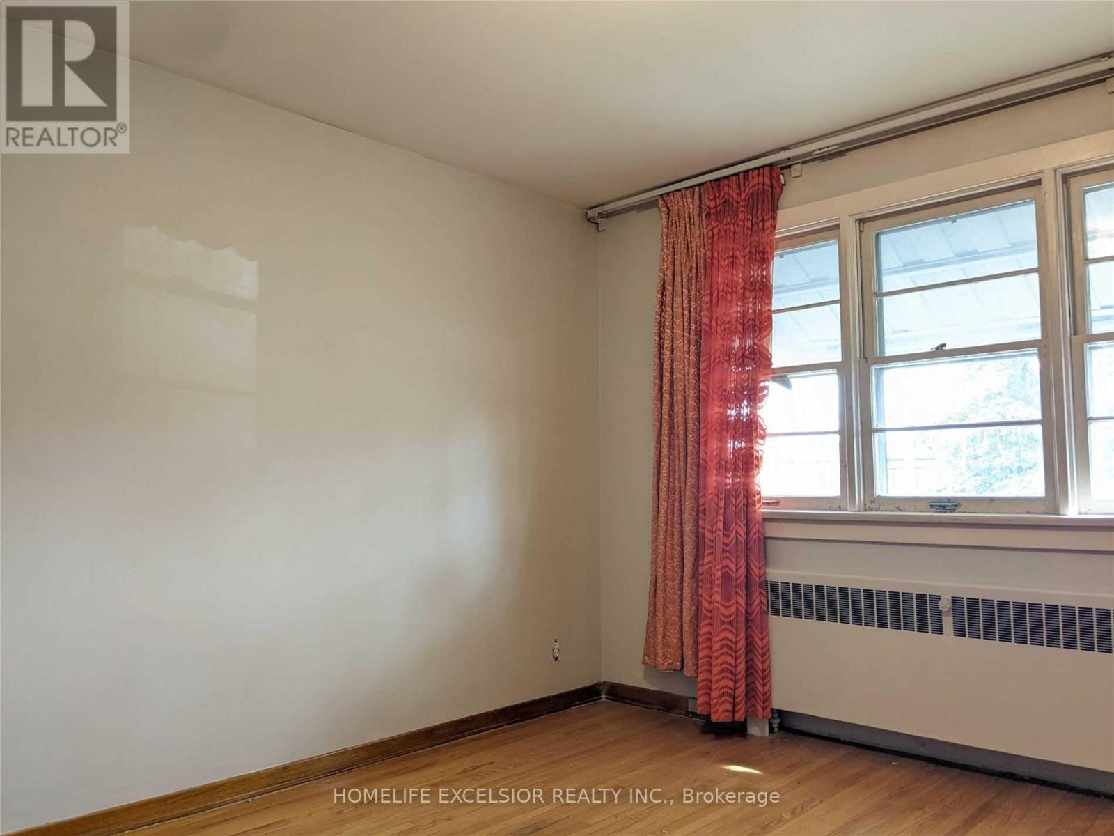 1482 SIMCOE ST N