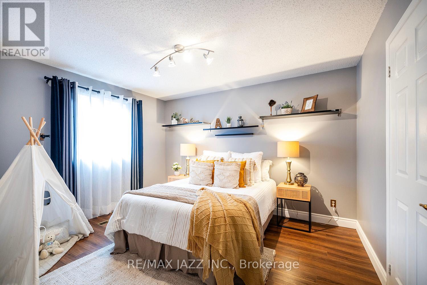 85 STRATTON CRES
