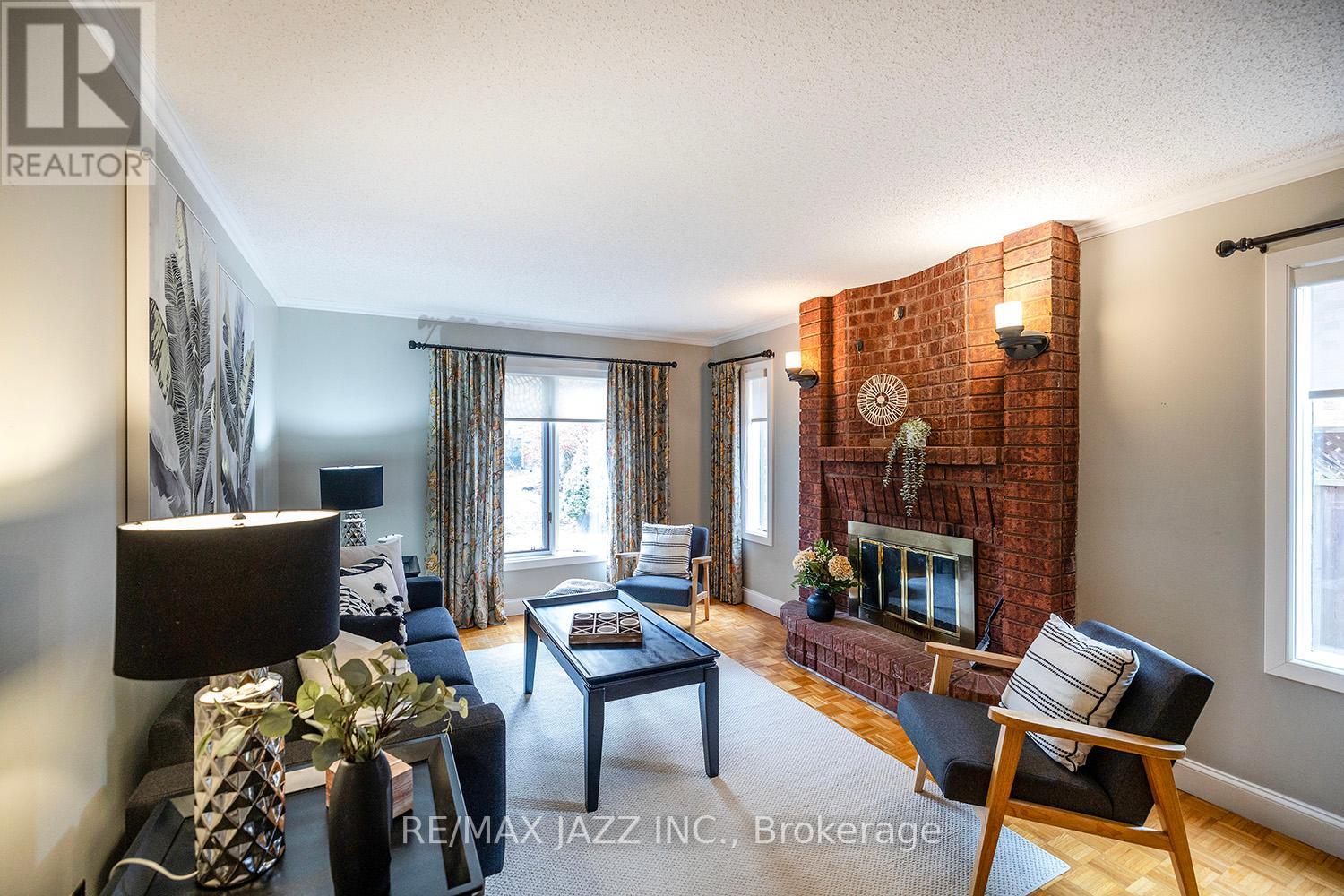 85 STRATTON CRES