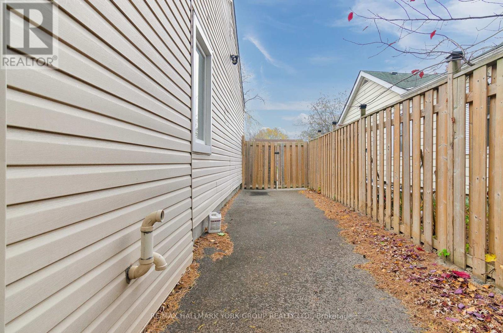 20 KENT ST