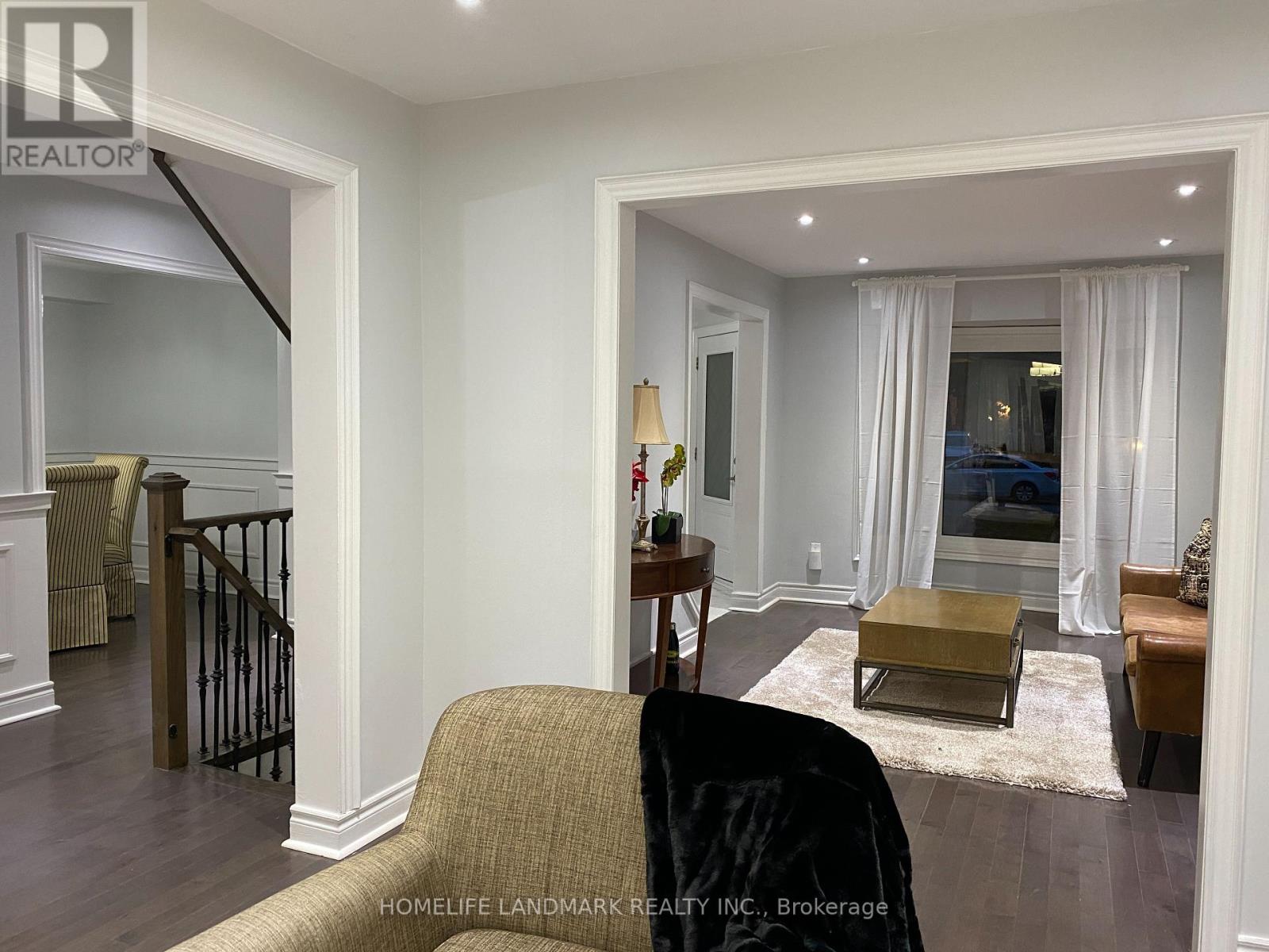 23 HILLING DR