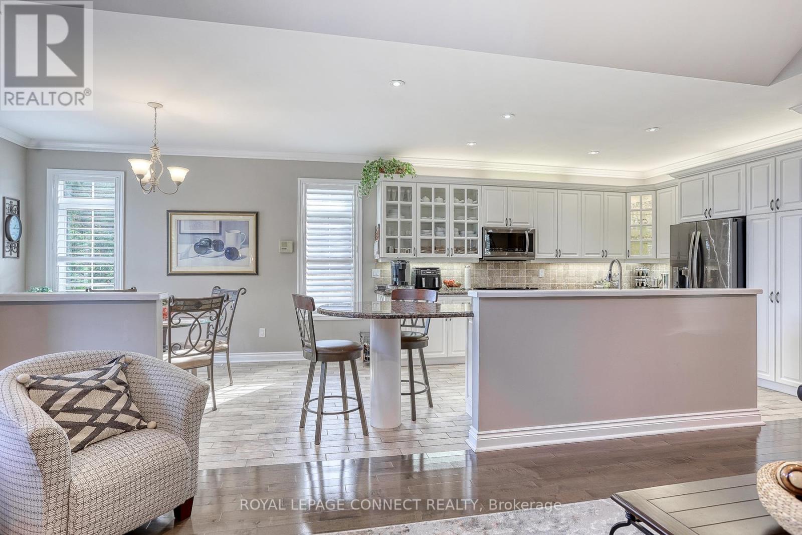 467 ROUGEMOUNT DR