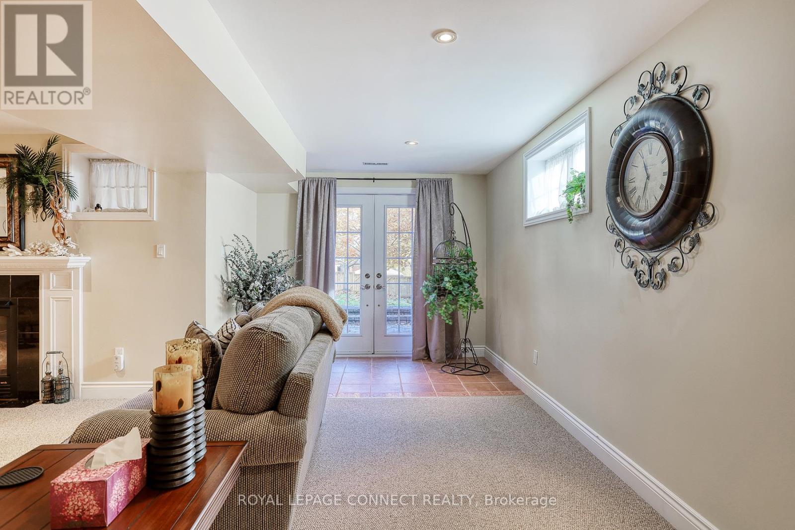 467 ROUGEMOUNT DR