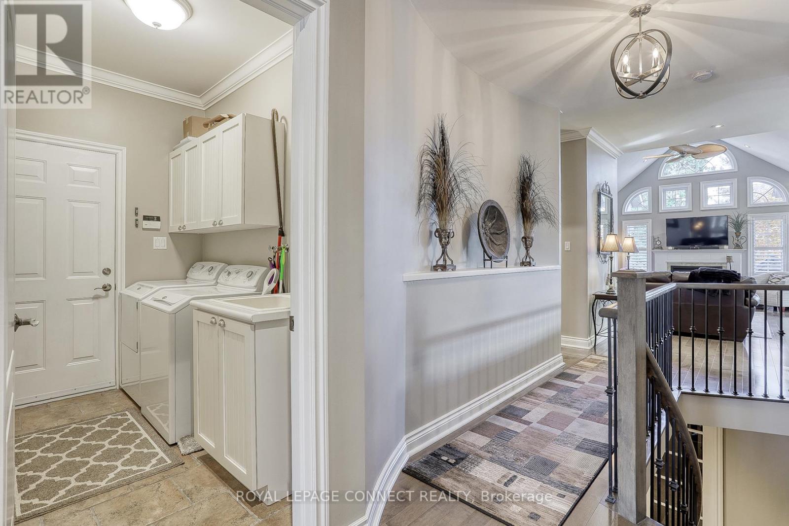 467 ROUGEMOUNT DR