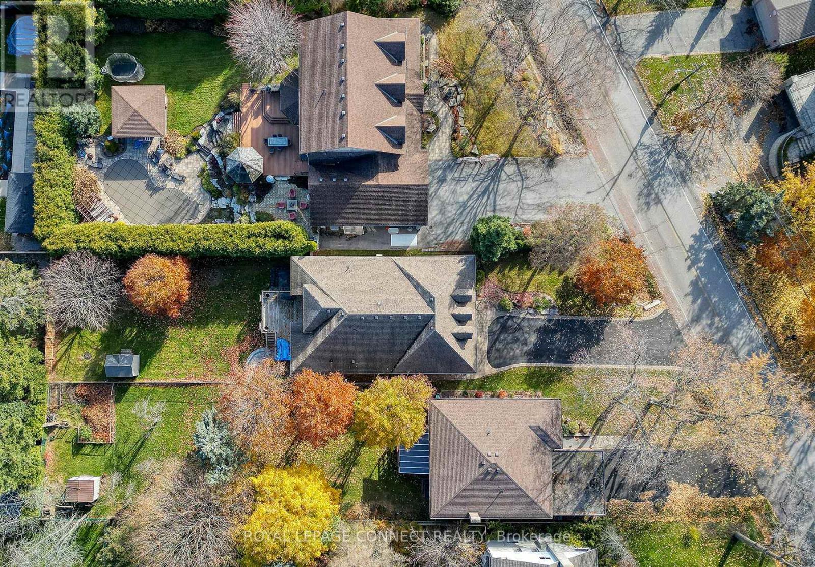 467 ROUGEMOUNT DR