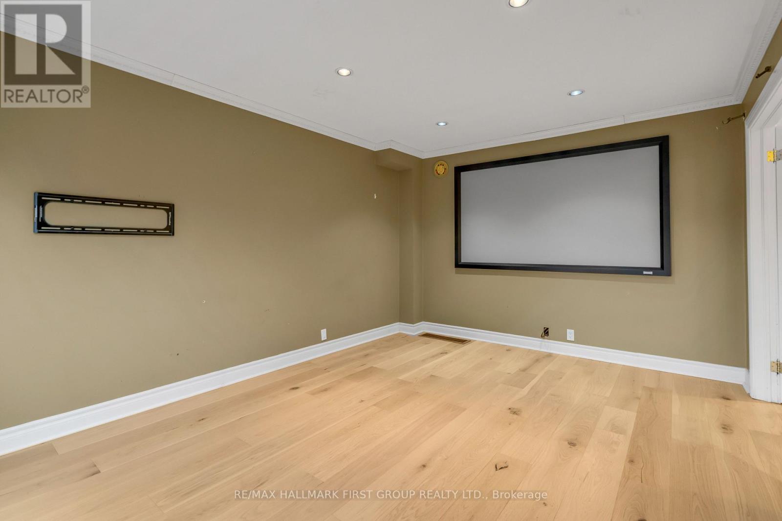 1755 BROADOAK CRES