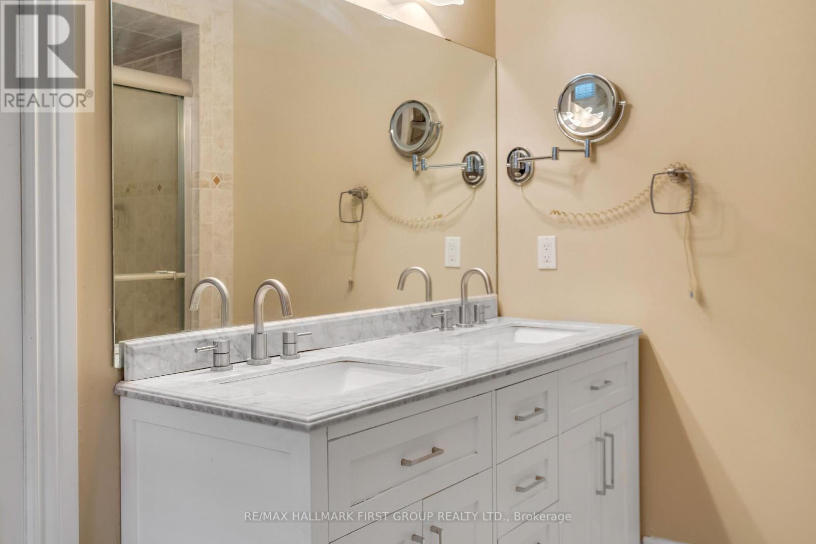1755 BROADOAK CRES