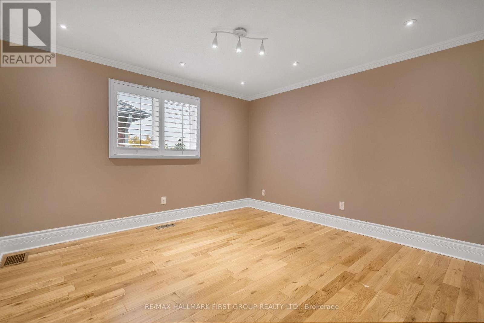 1755 BROADOAK CRES