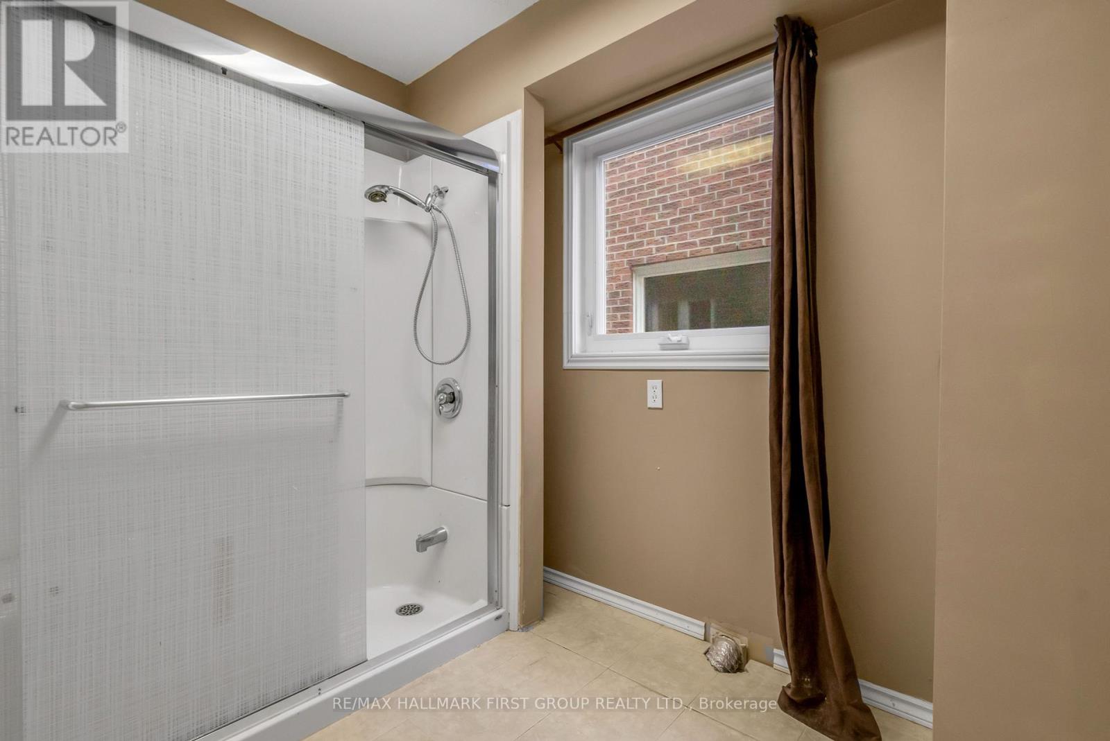 1755 BROADOAK CRES