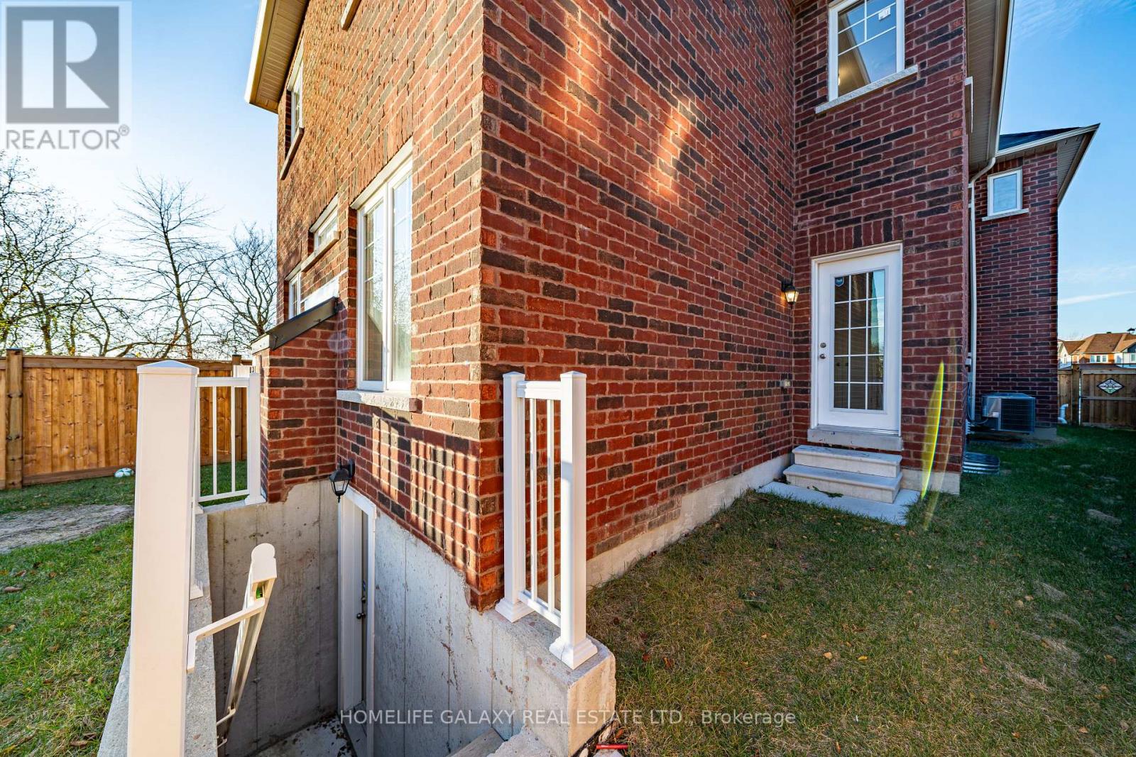 101 LENEY ST