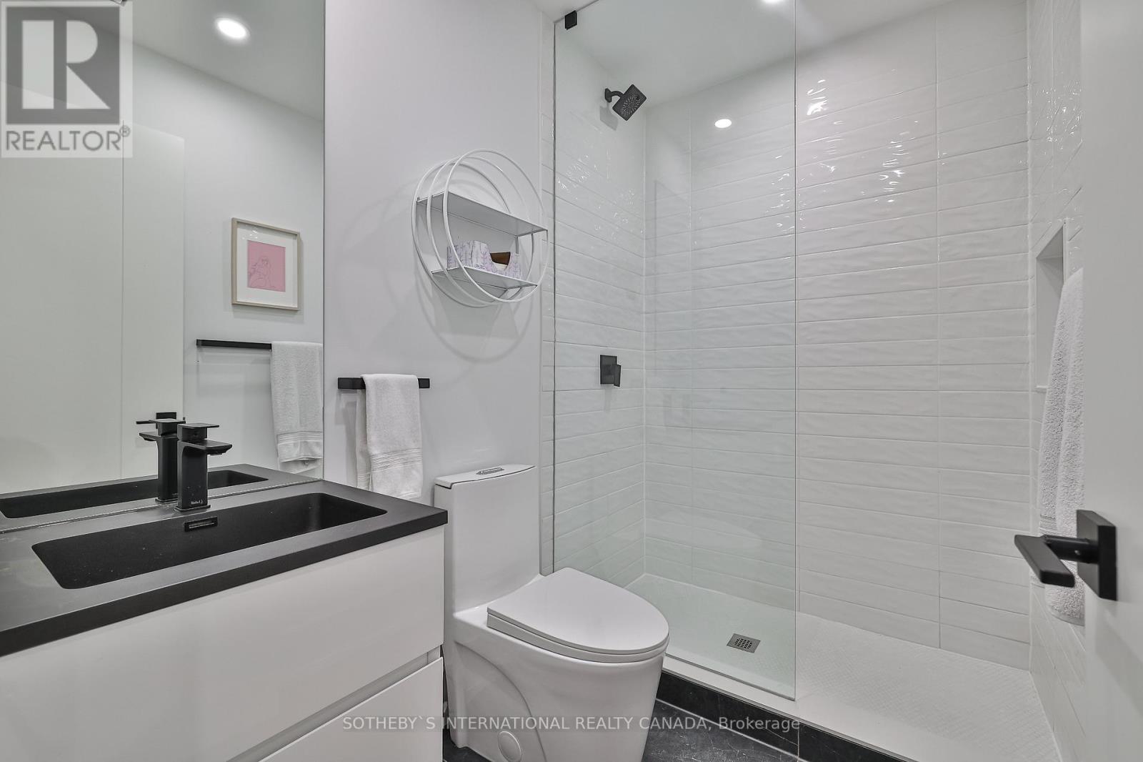 1C HOLBORNE AVE