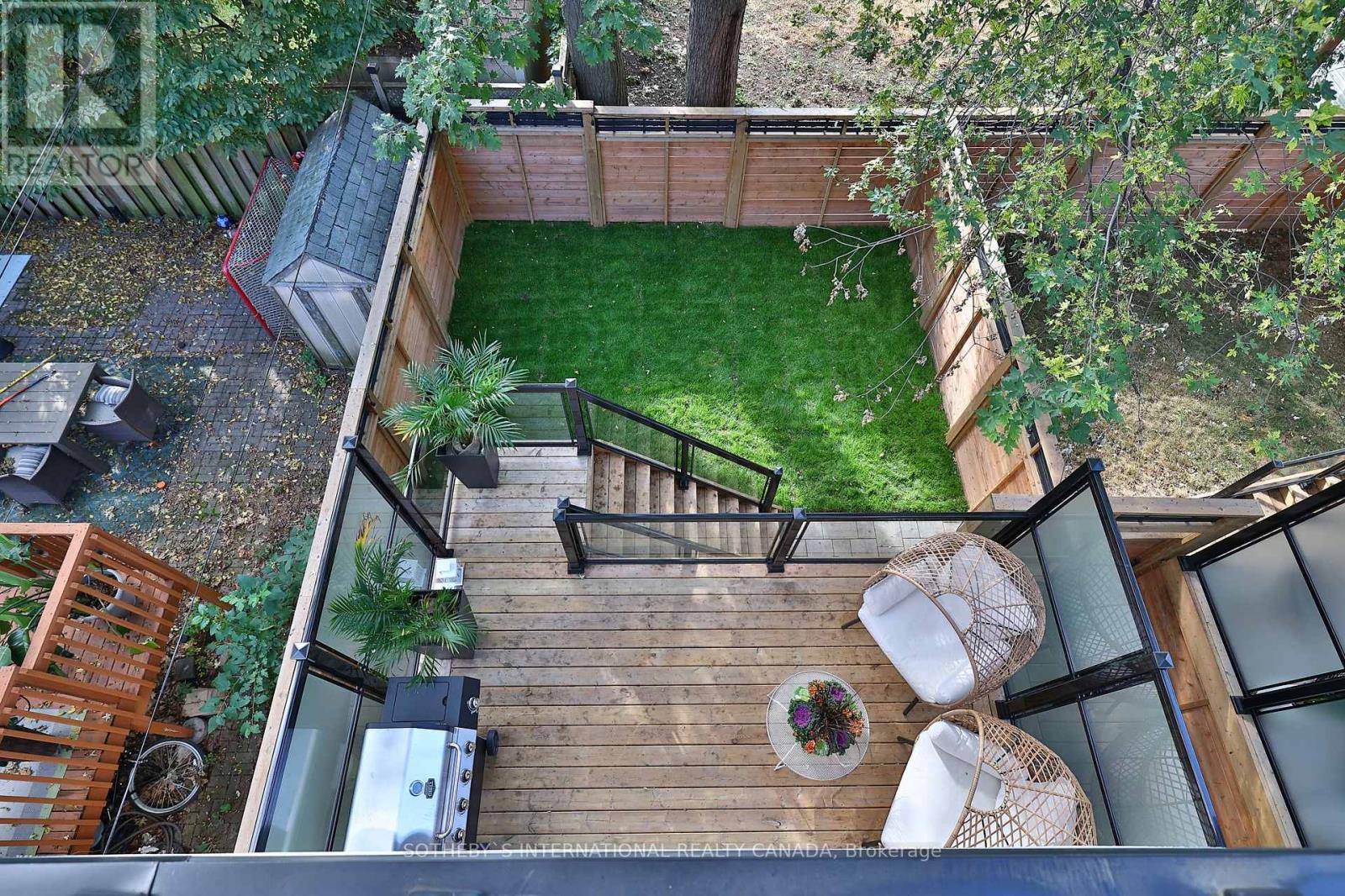 1C HOLBORNE AVE
