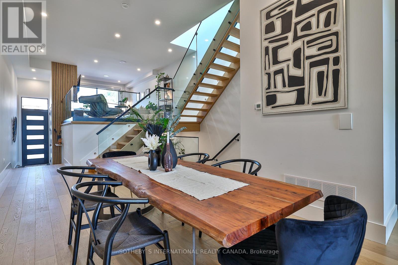1C HOLBORNE AVE