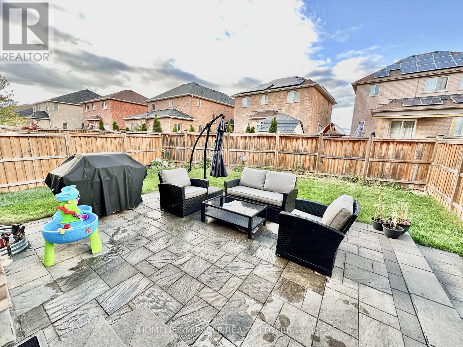 28 WIMBLEDON CRT