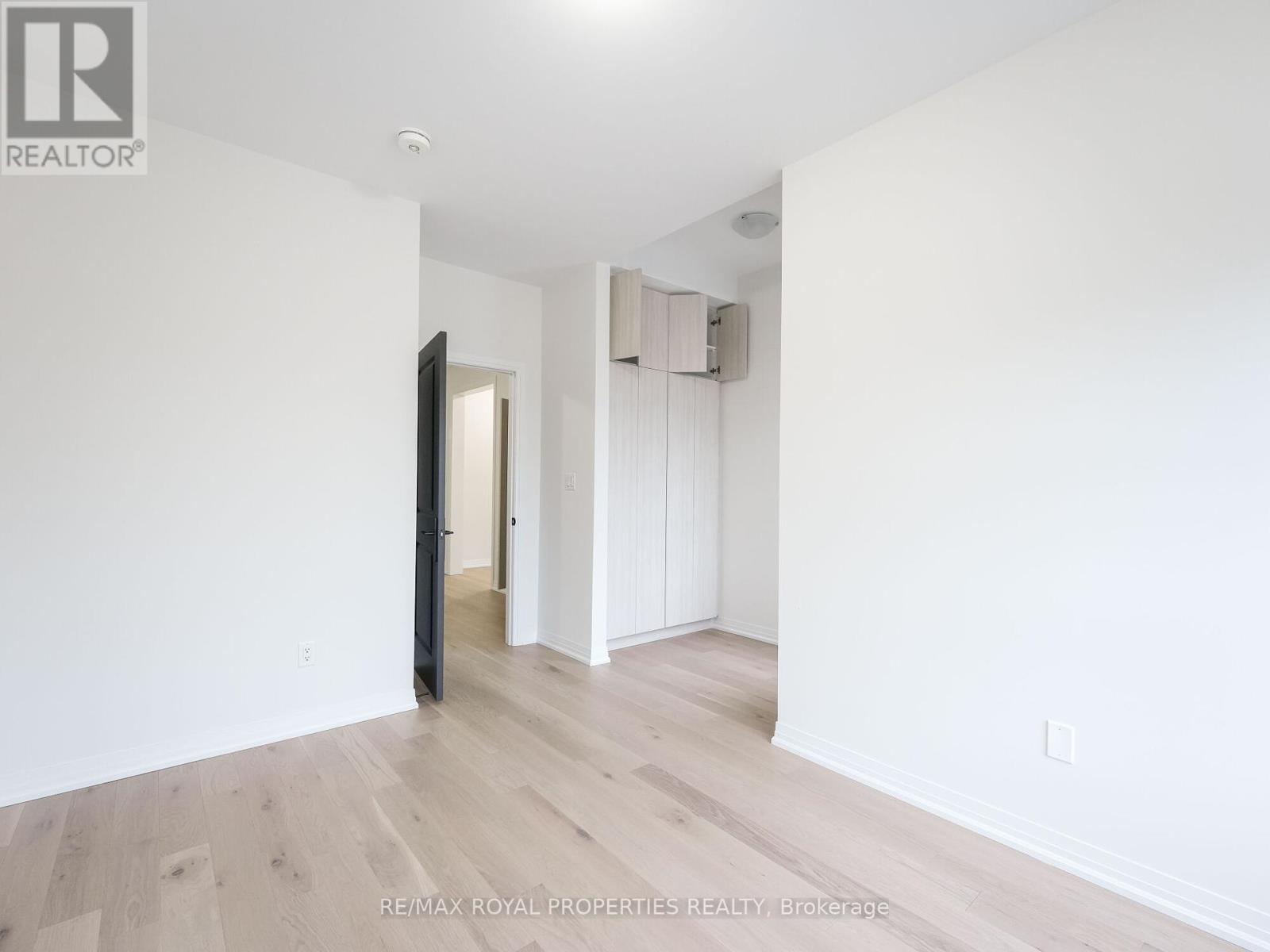 1160 SKYRIDGE BLVD