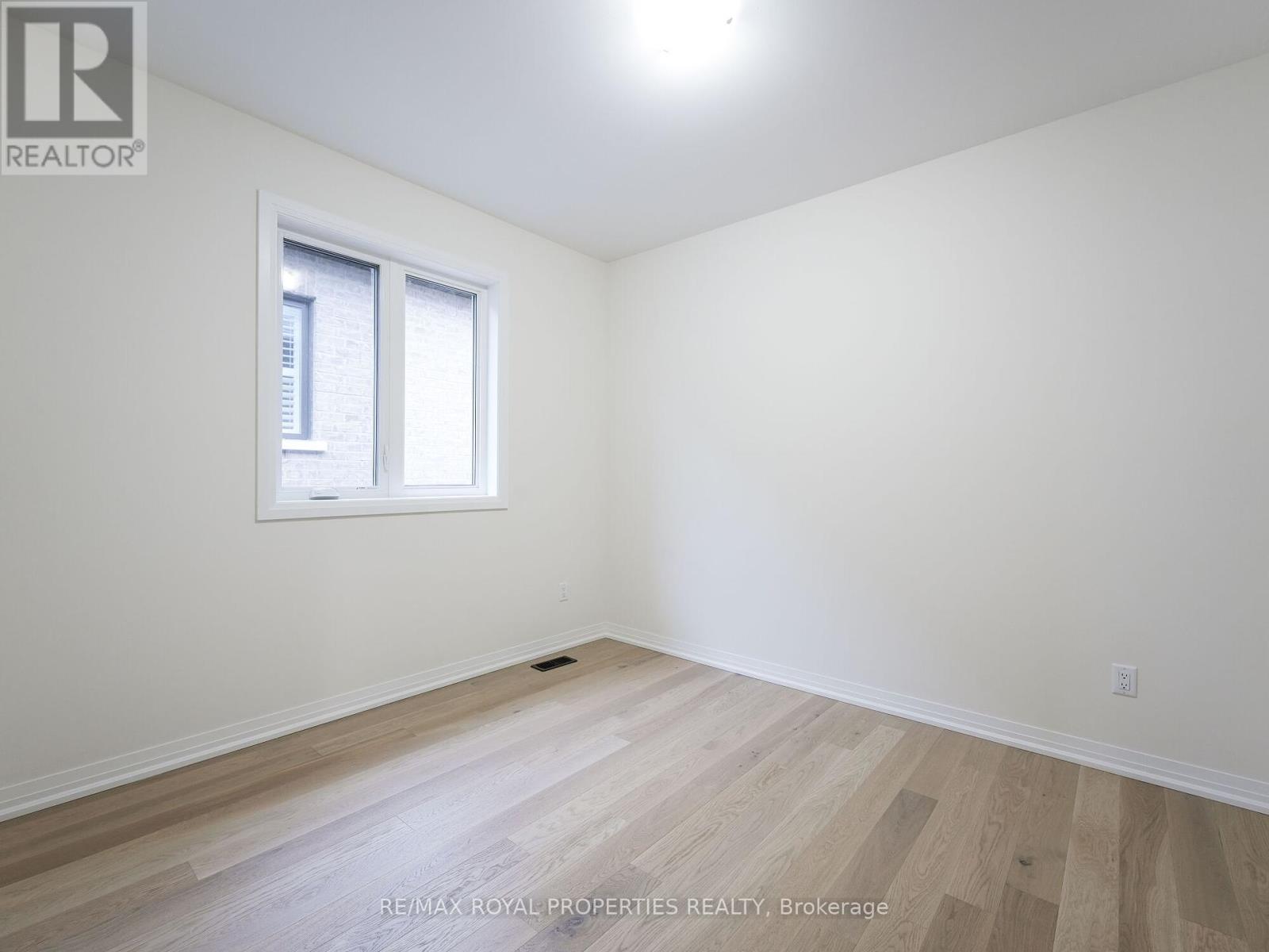 1160 SKYRIDGE BLVD