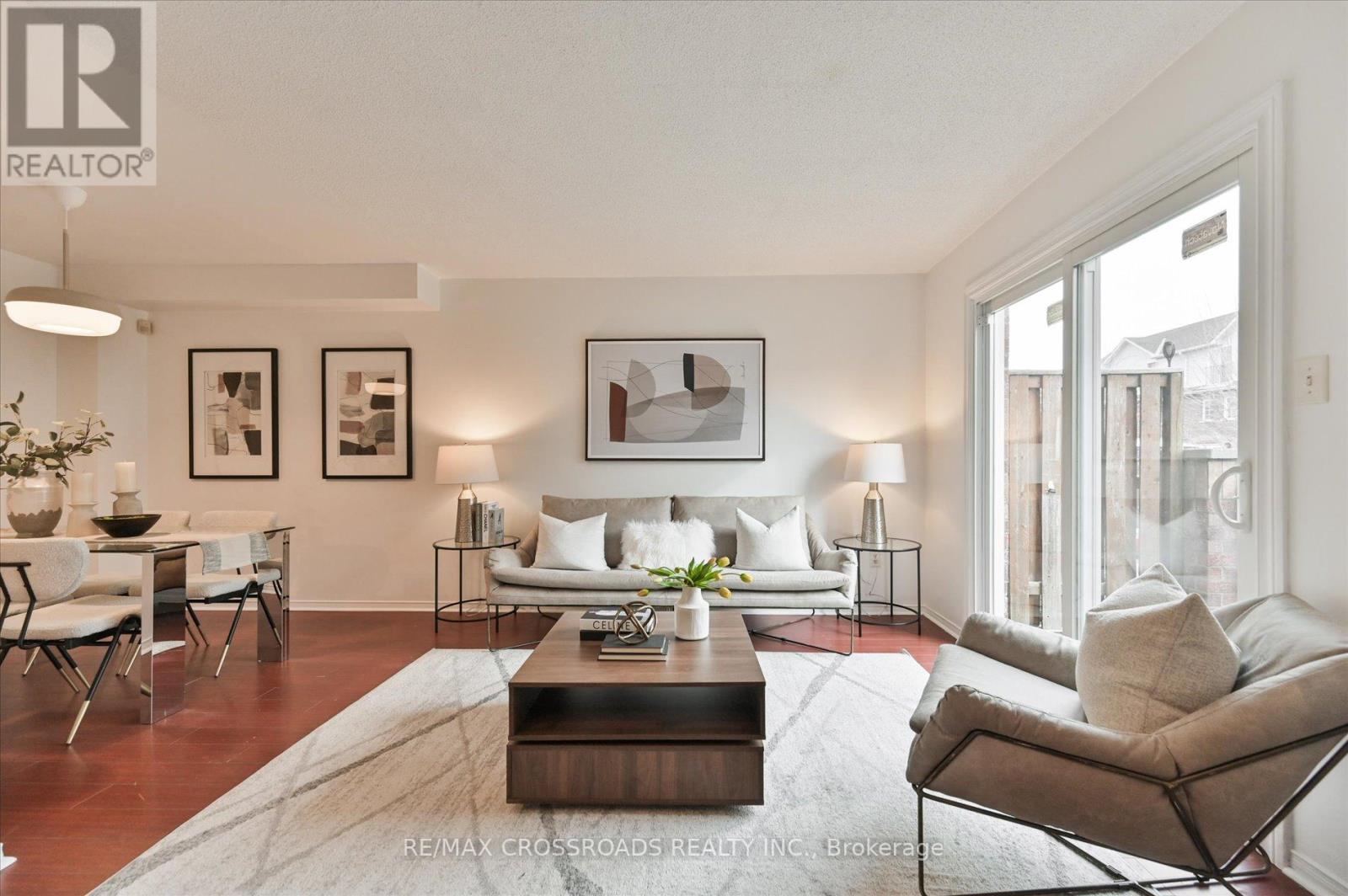 #44 -2 HEDGE END RD, #44