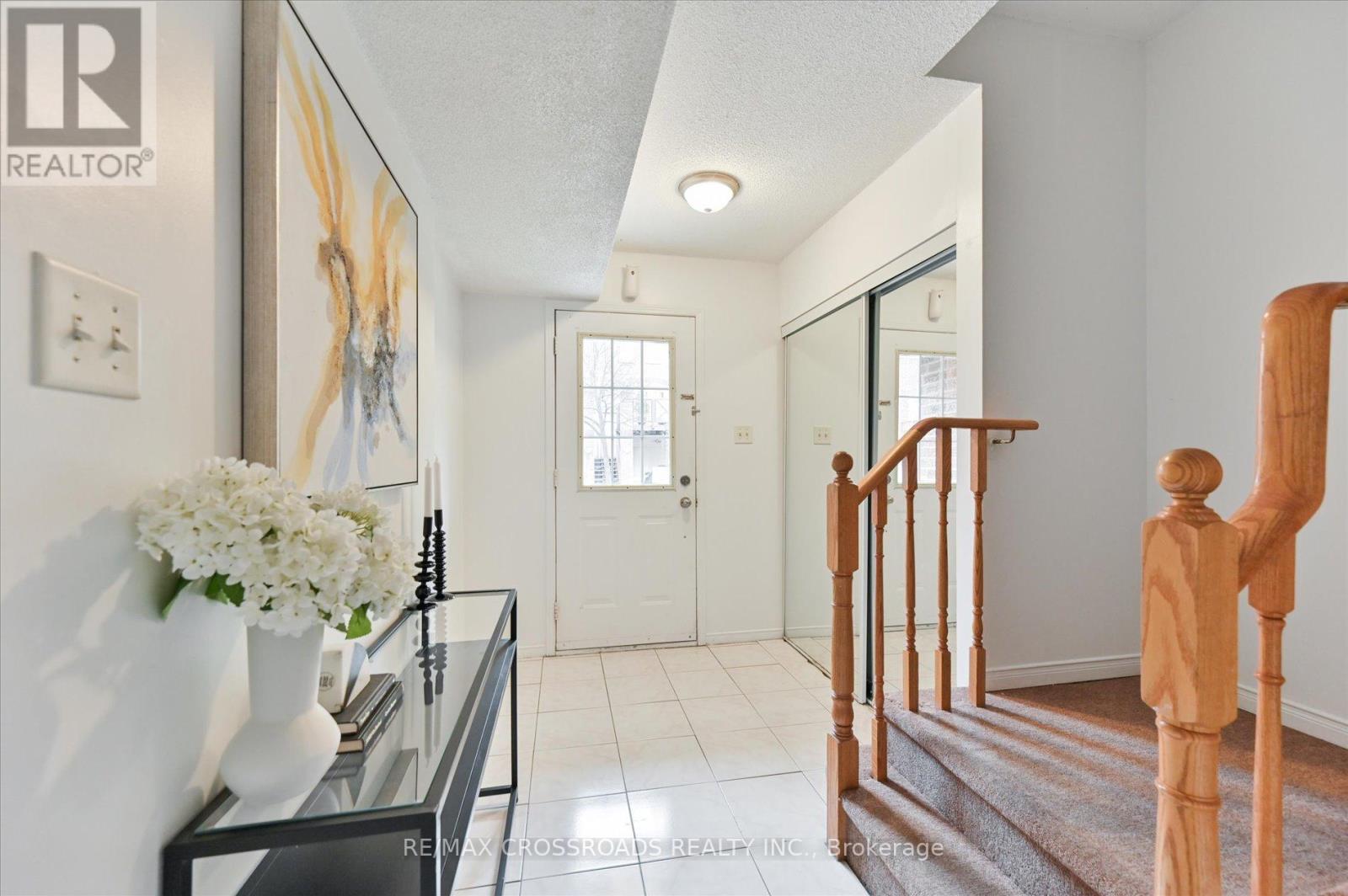 #44 -2 HEDGE END RD, #44