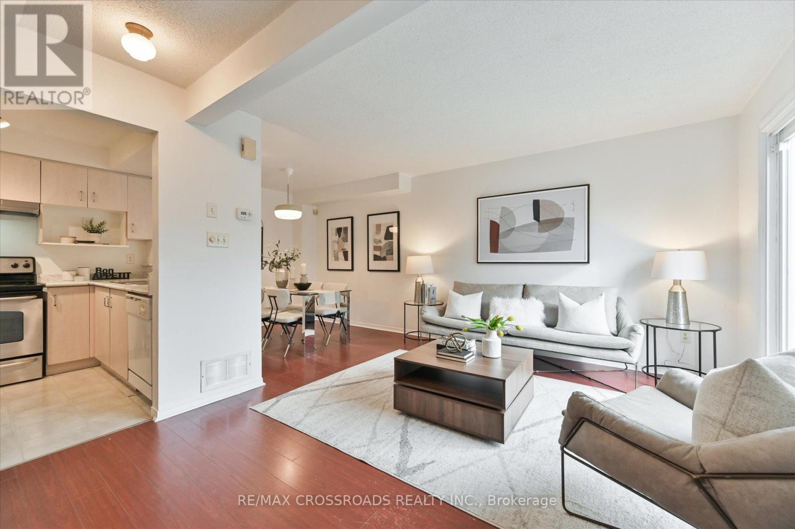 #44 -2 HEDGE END RD, #44