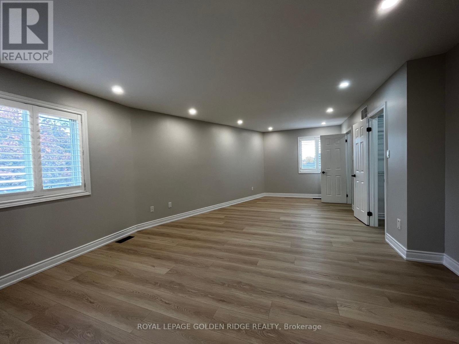 #UPPER -549 MCLEOD CRES, #Upper