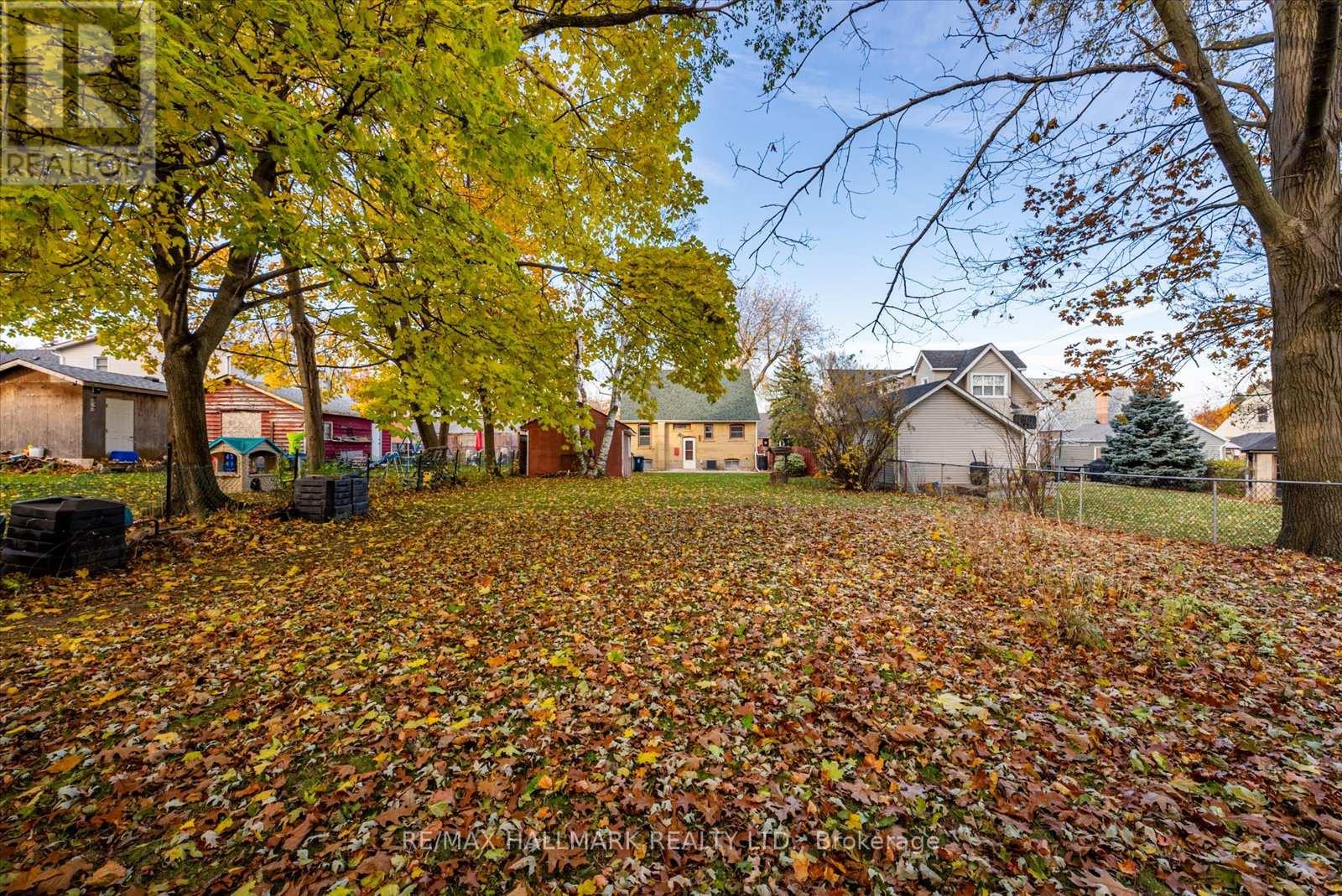 187 OAKRIDGE DR