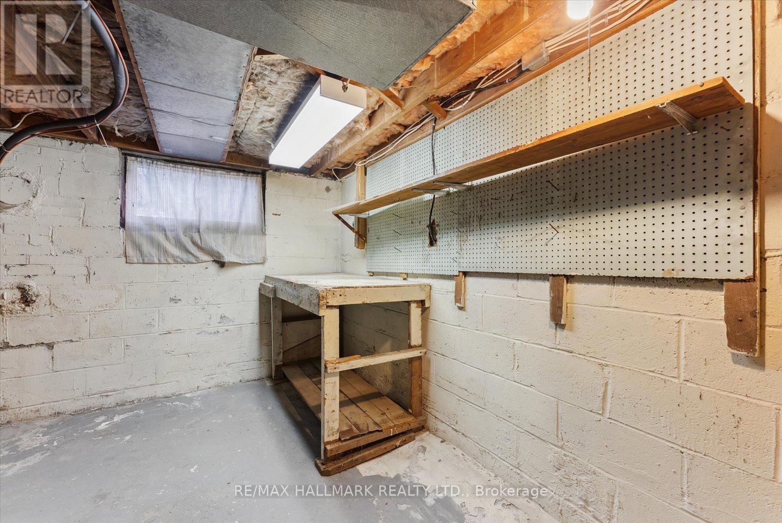 187 OAKRIDGE DR