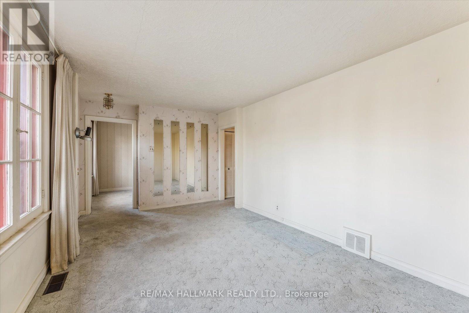 187 OAKRIDGE DR