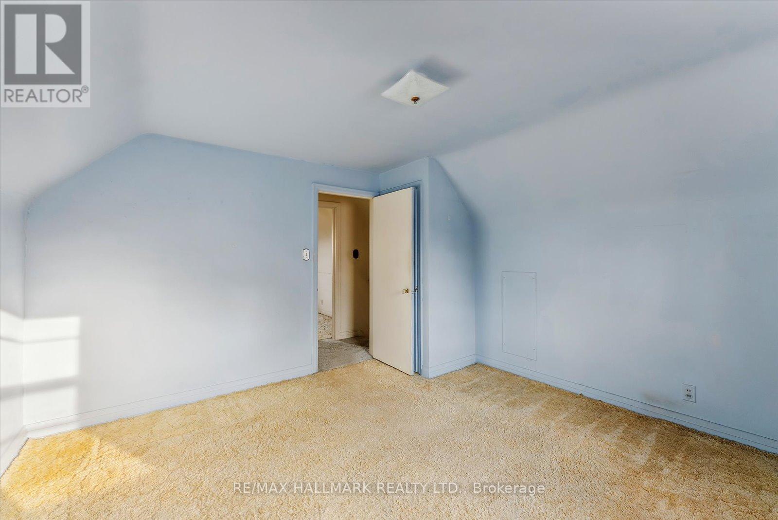 187 OAKRIDGE DR