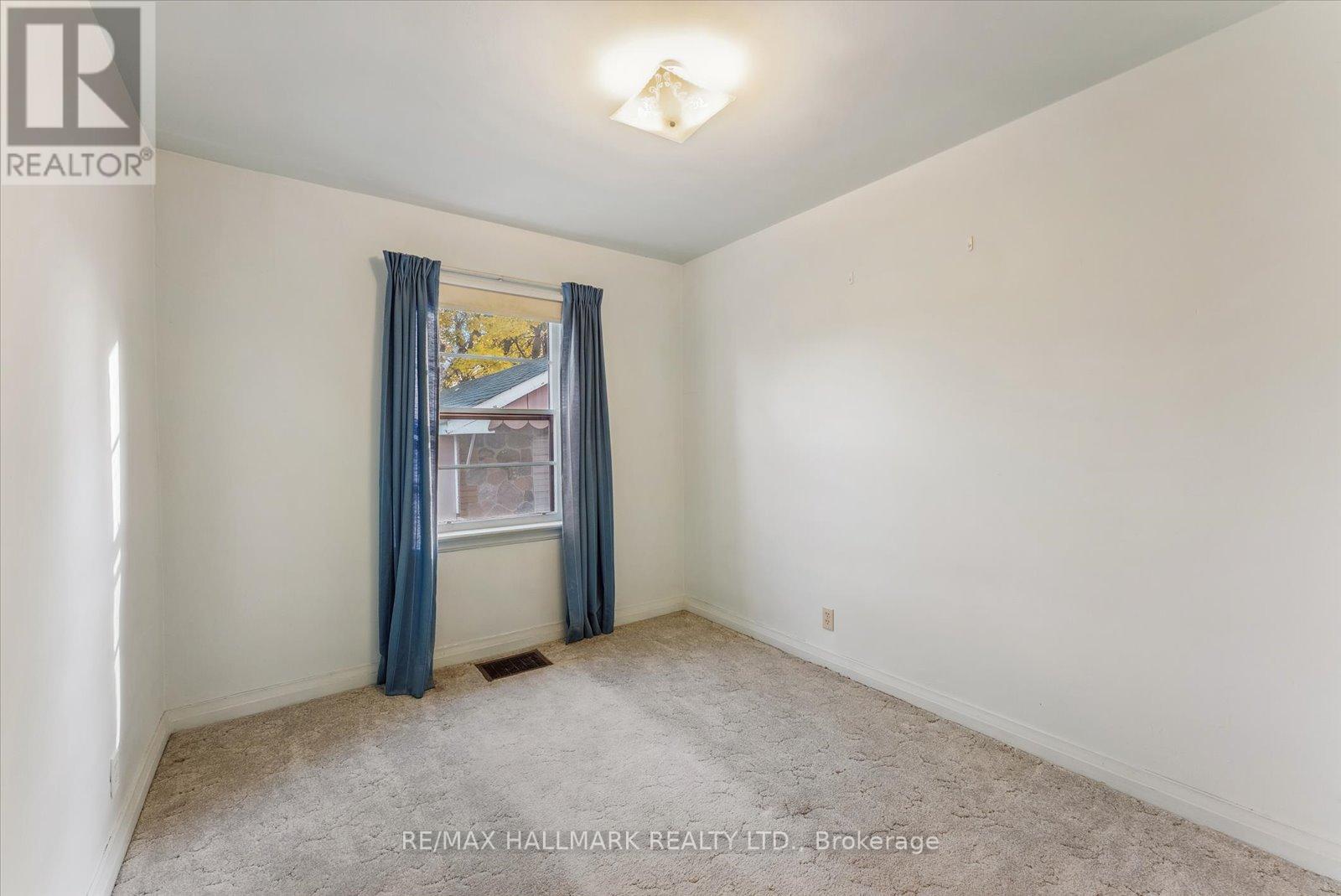 187 OAKRIDGE DR