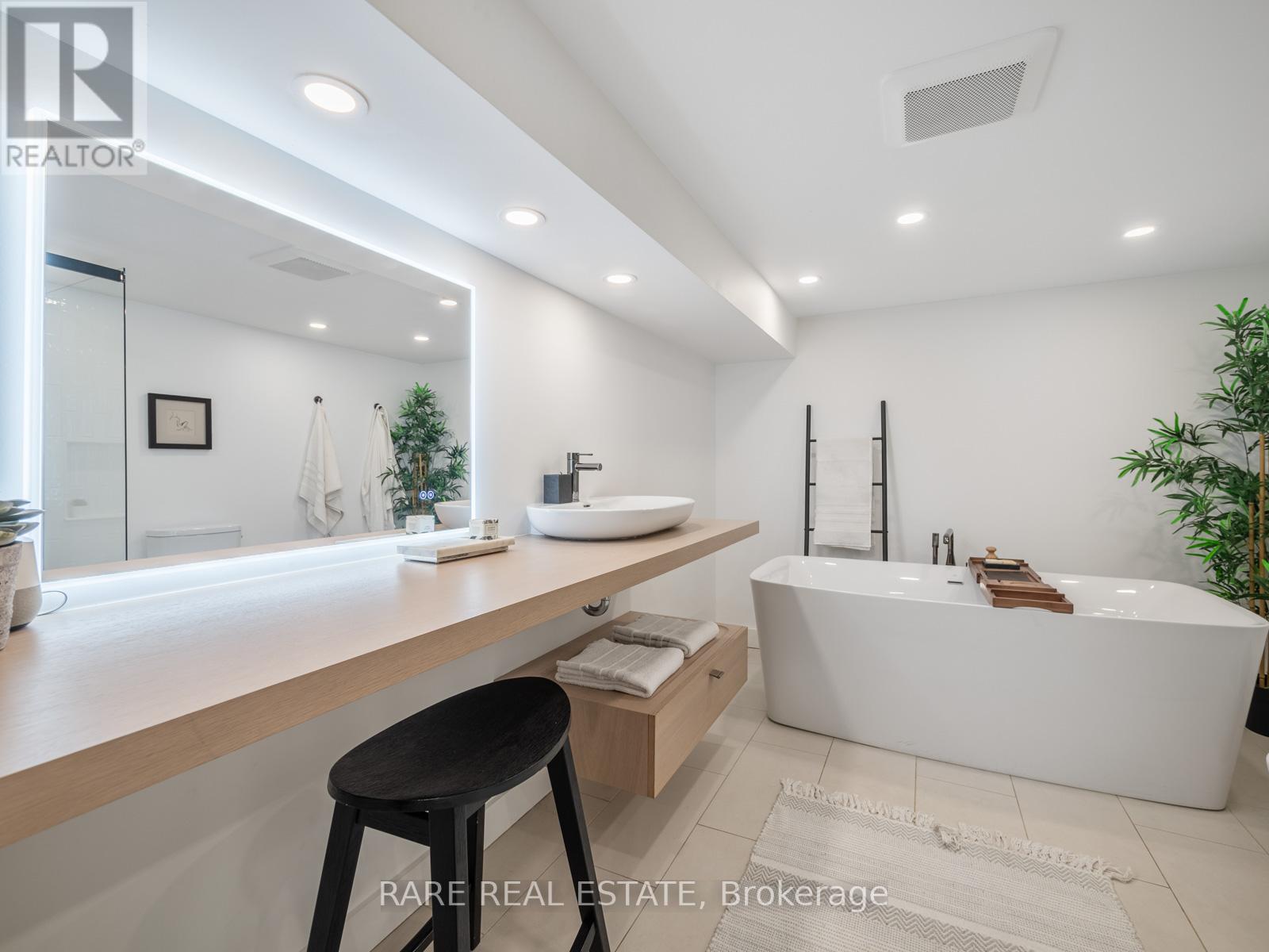 43 HASTINGS AVE