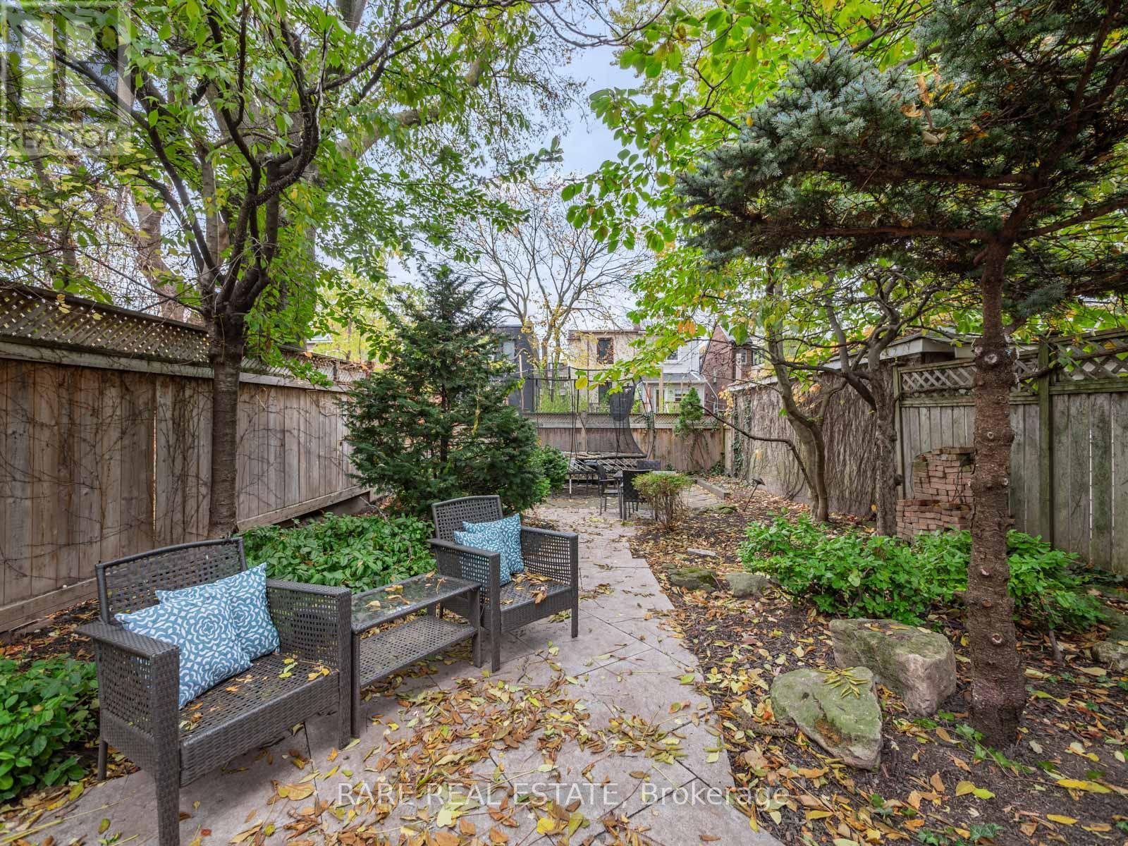 43 HASTINGS AVE