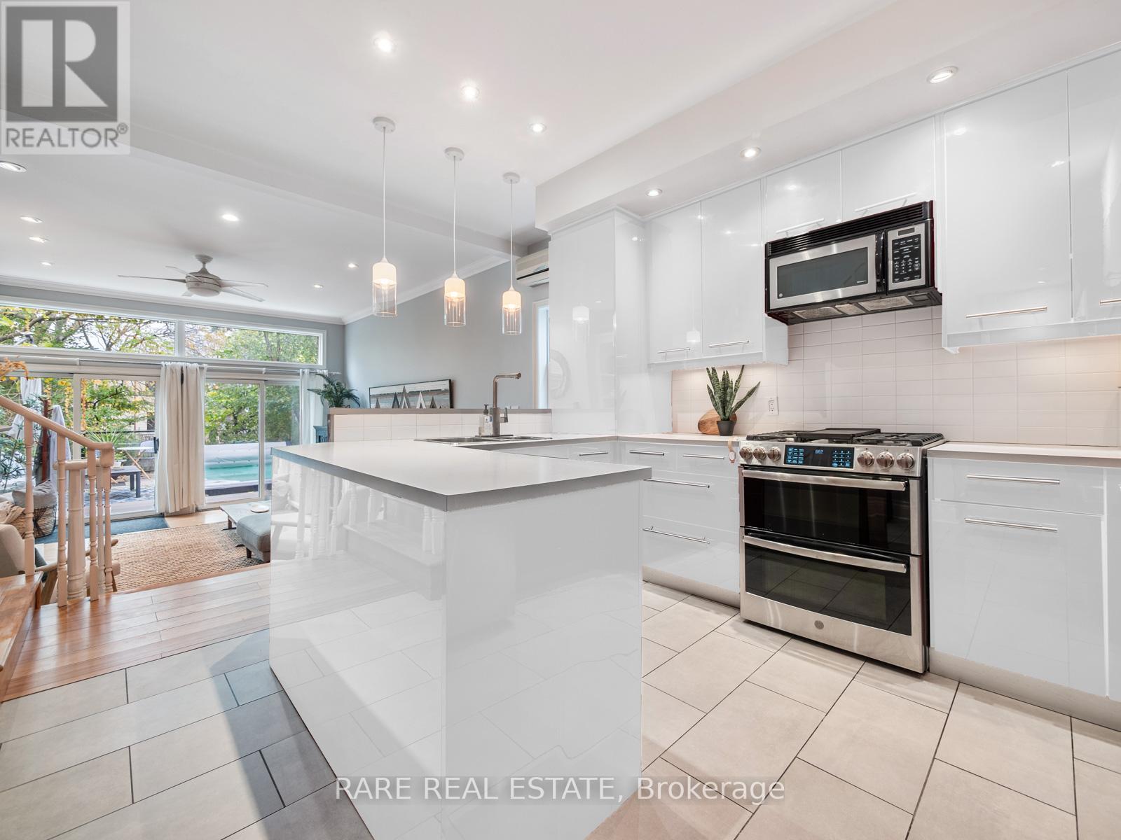 43 HASTINGS AVE