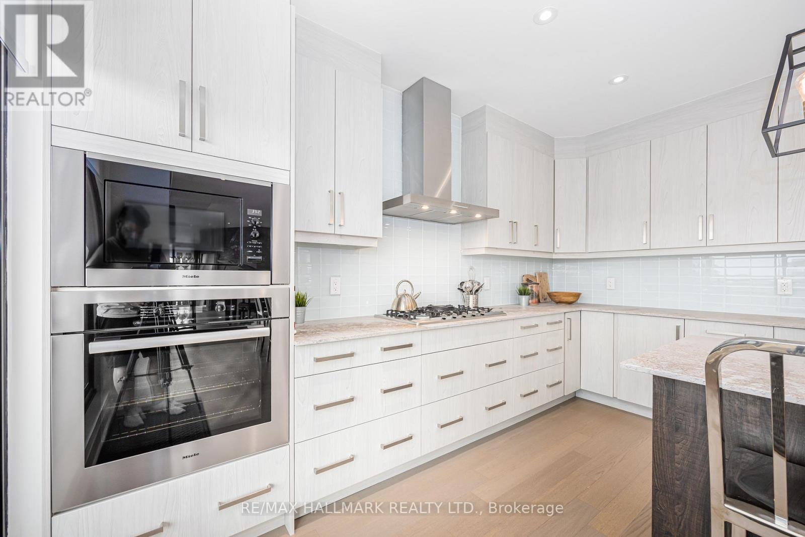 #401 -365 BEECH AVE, #401