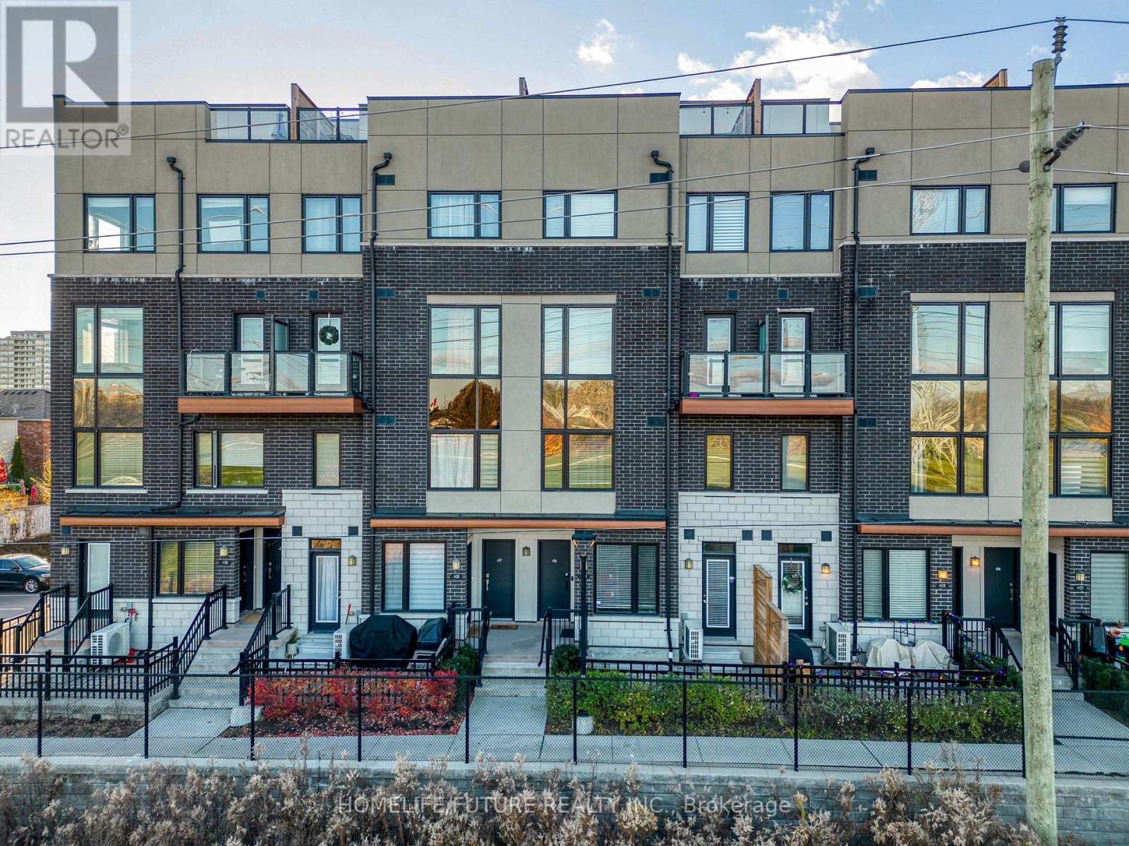 #404 -1555 KINGSTON RD, #404