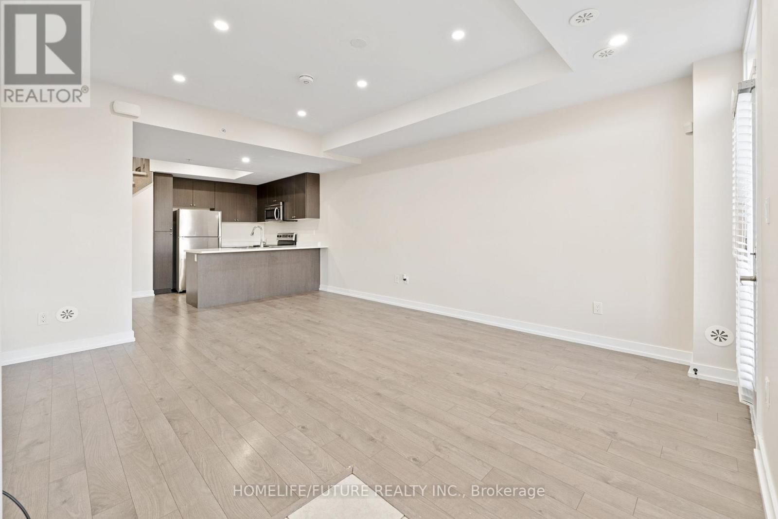 #404 -1555 KINGSTON RD, #404