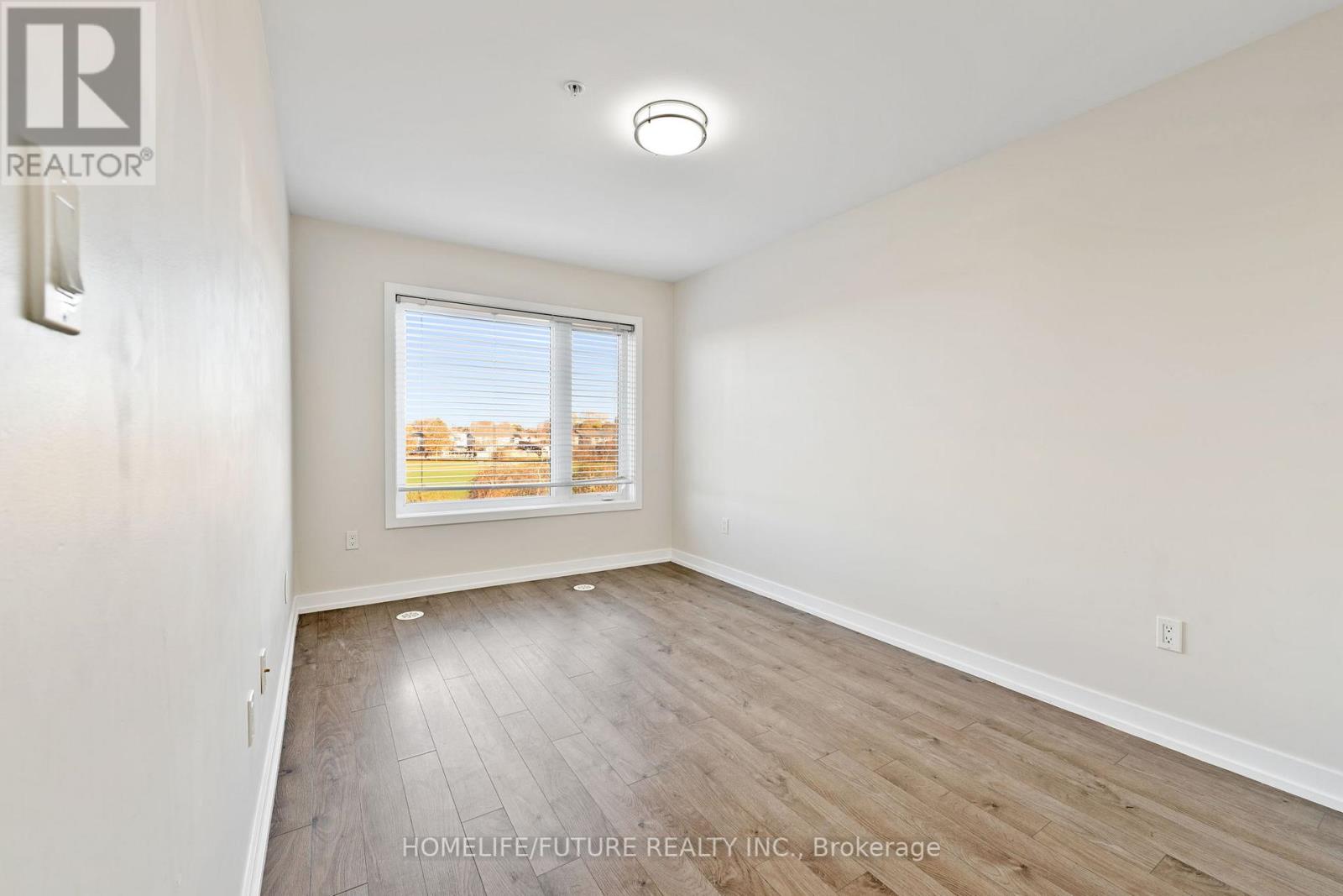 #404 -1555 KINGSTON RD, #404
