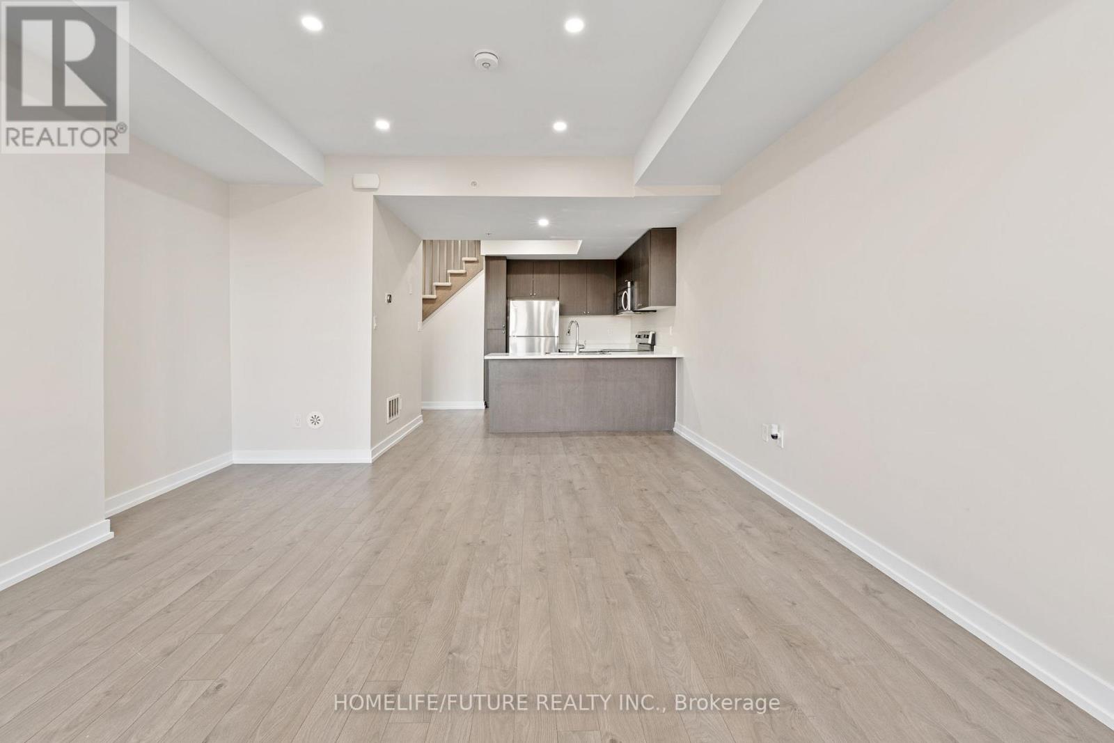 #404 -1555 KINGSTON RD, #404